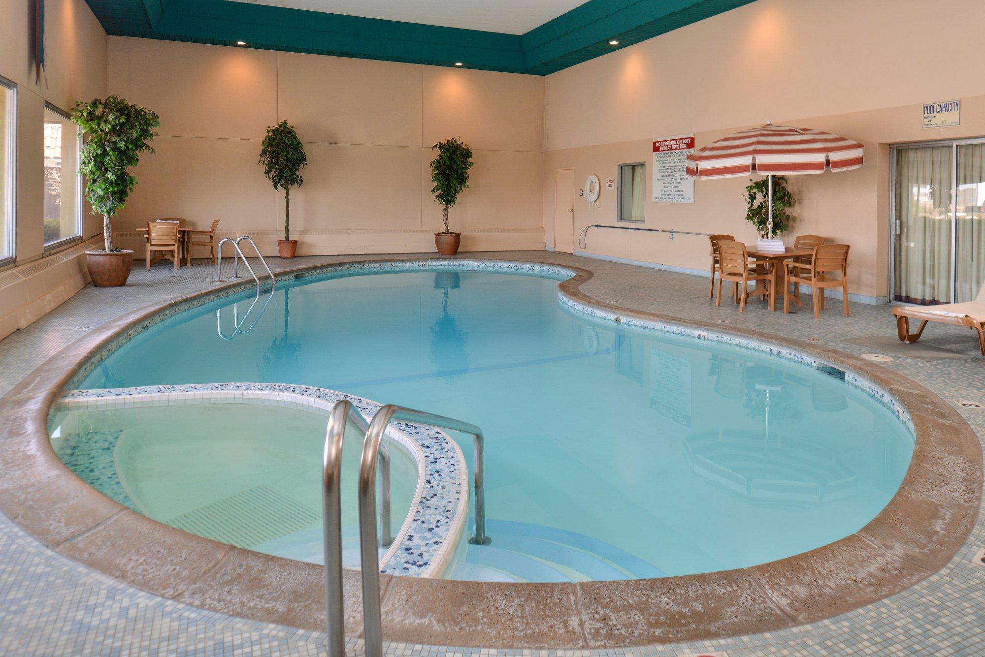 Americas Best Value Inn & Suites St. Cloud