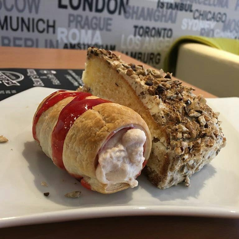 Oscars Pizza & Fuesis Café