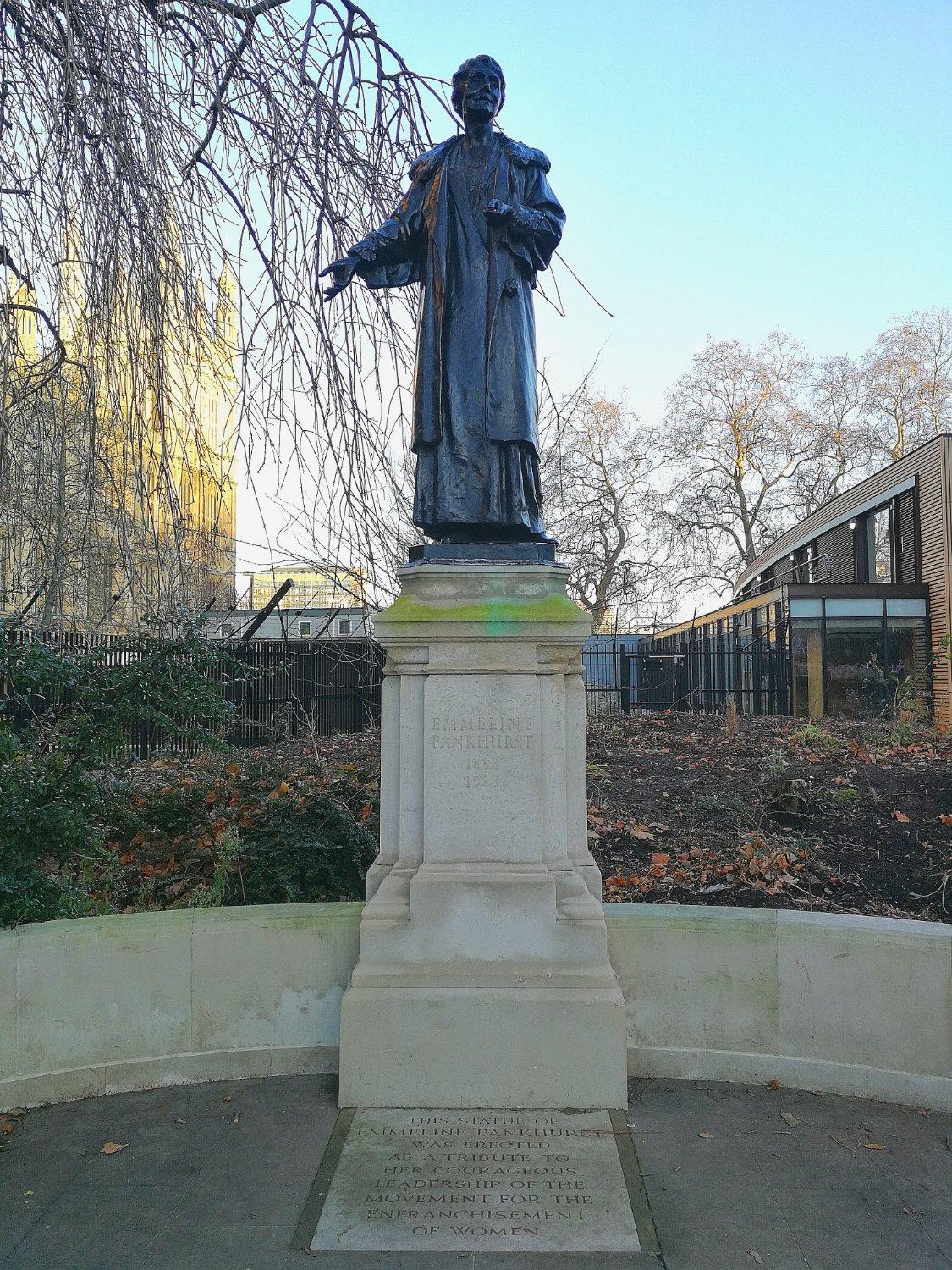 Photo by Escape-overseas