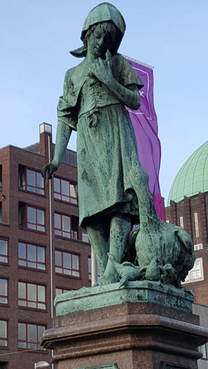 Gänseliesel-Brunnen