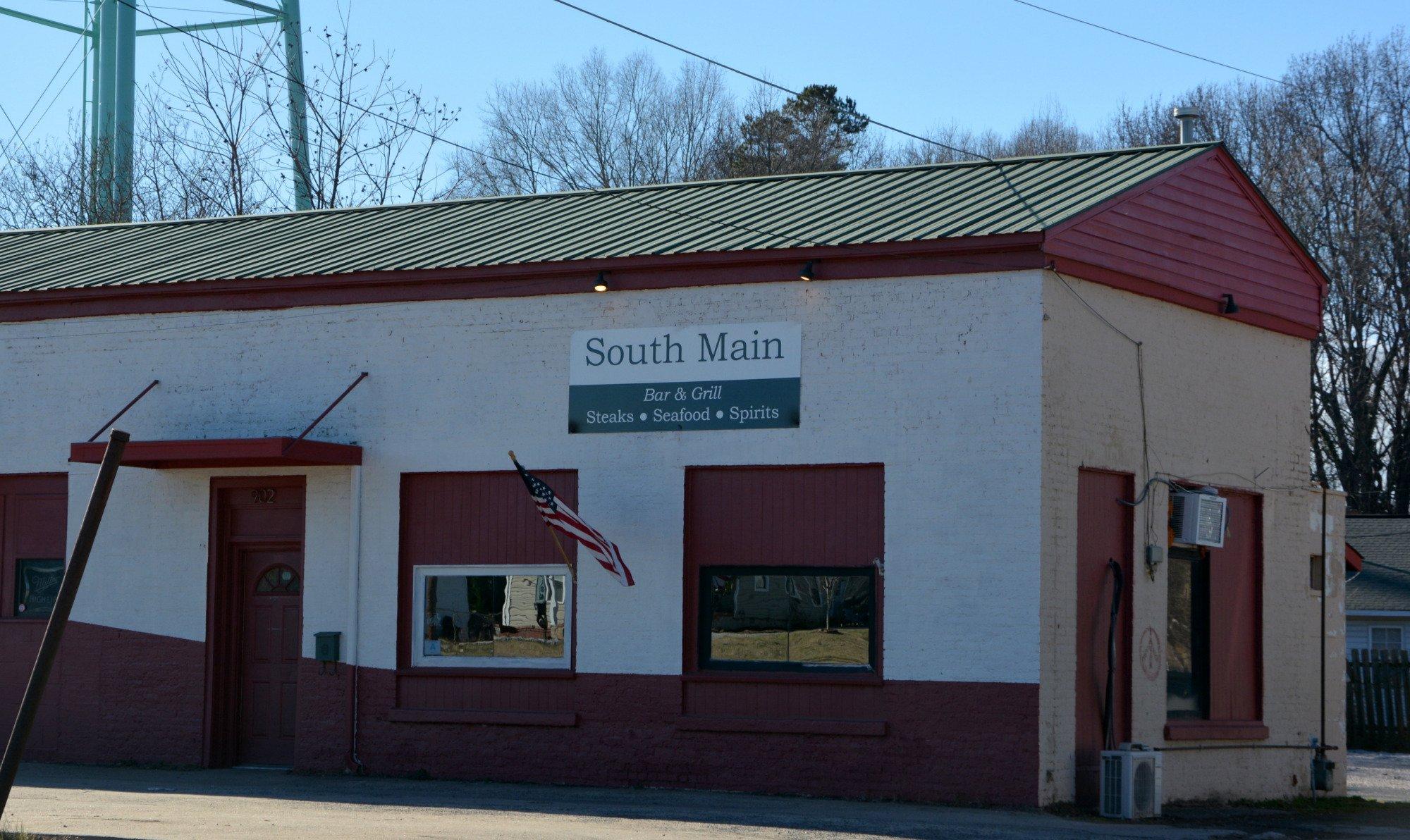 South Main Bar and Grill