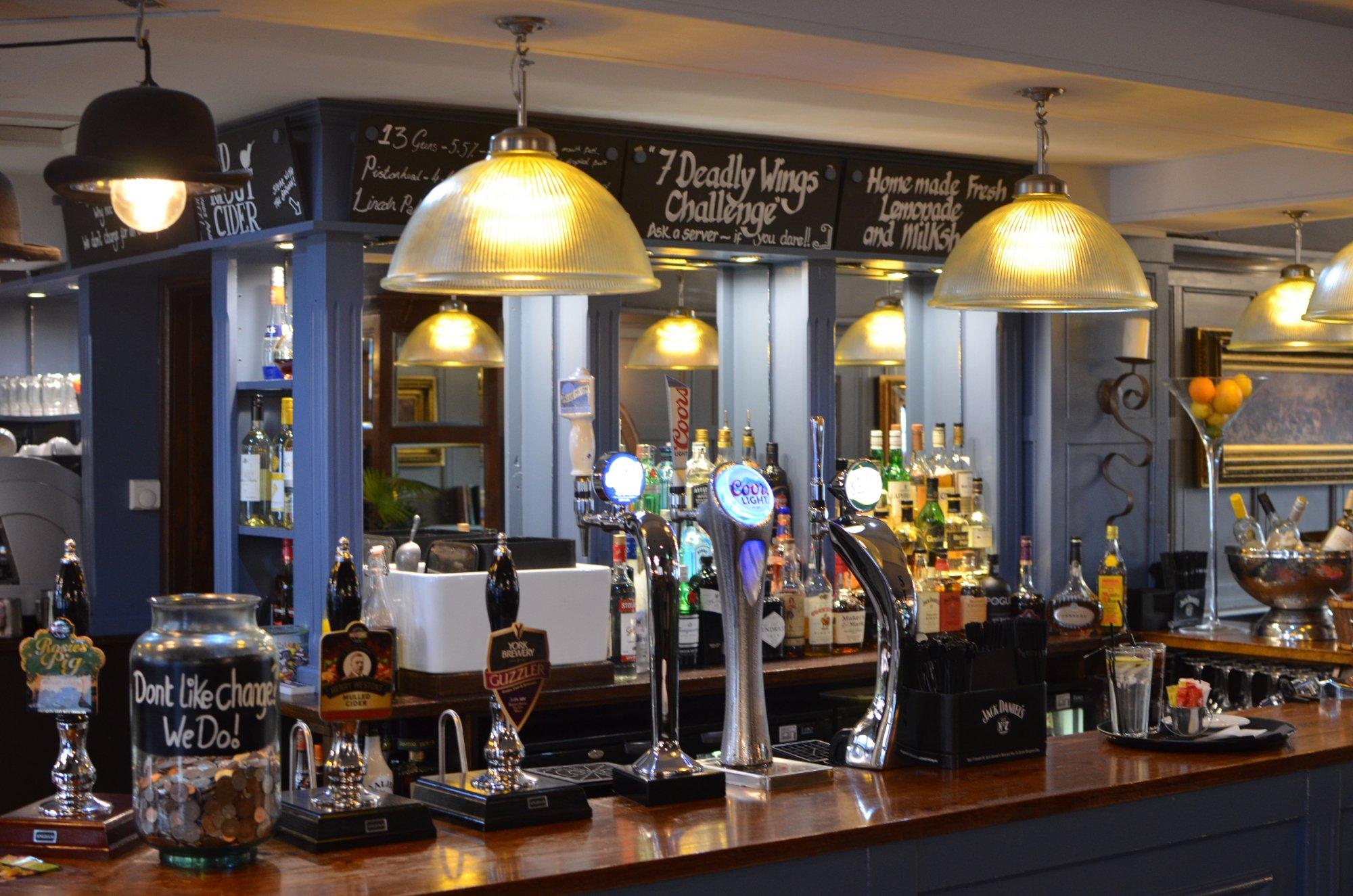 Huckleberry's Bar & Grill