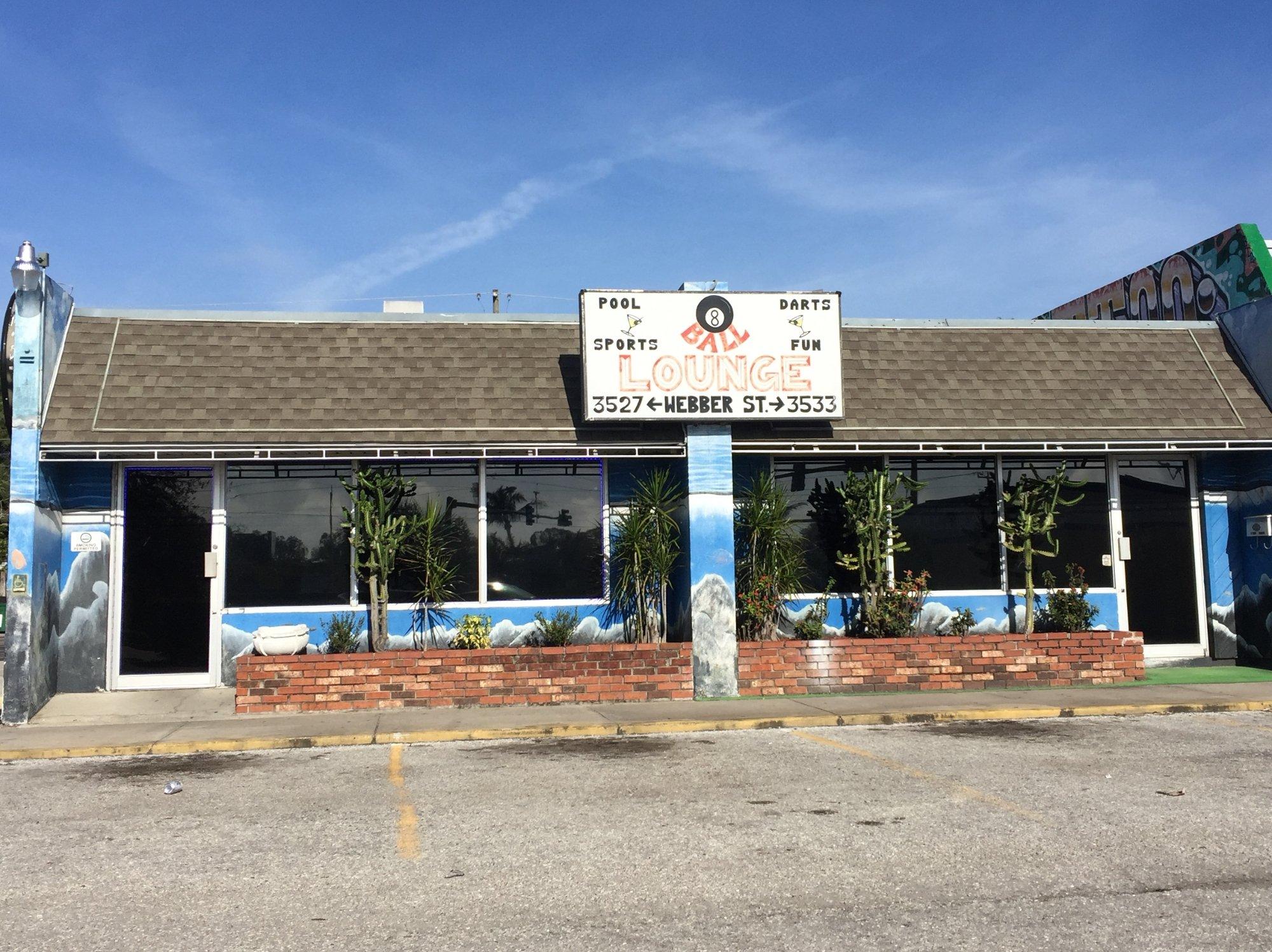 8-Ball Lounge