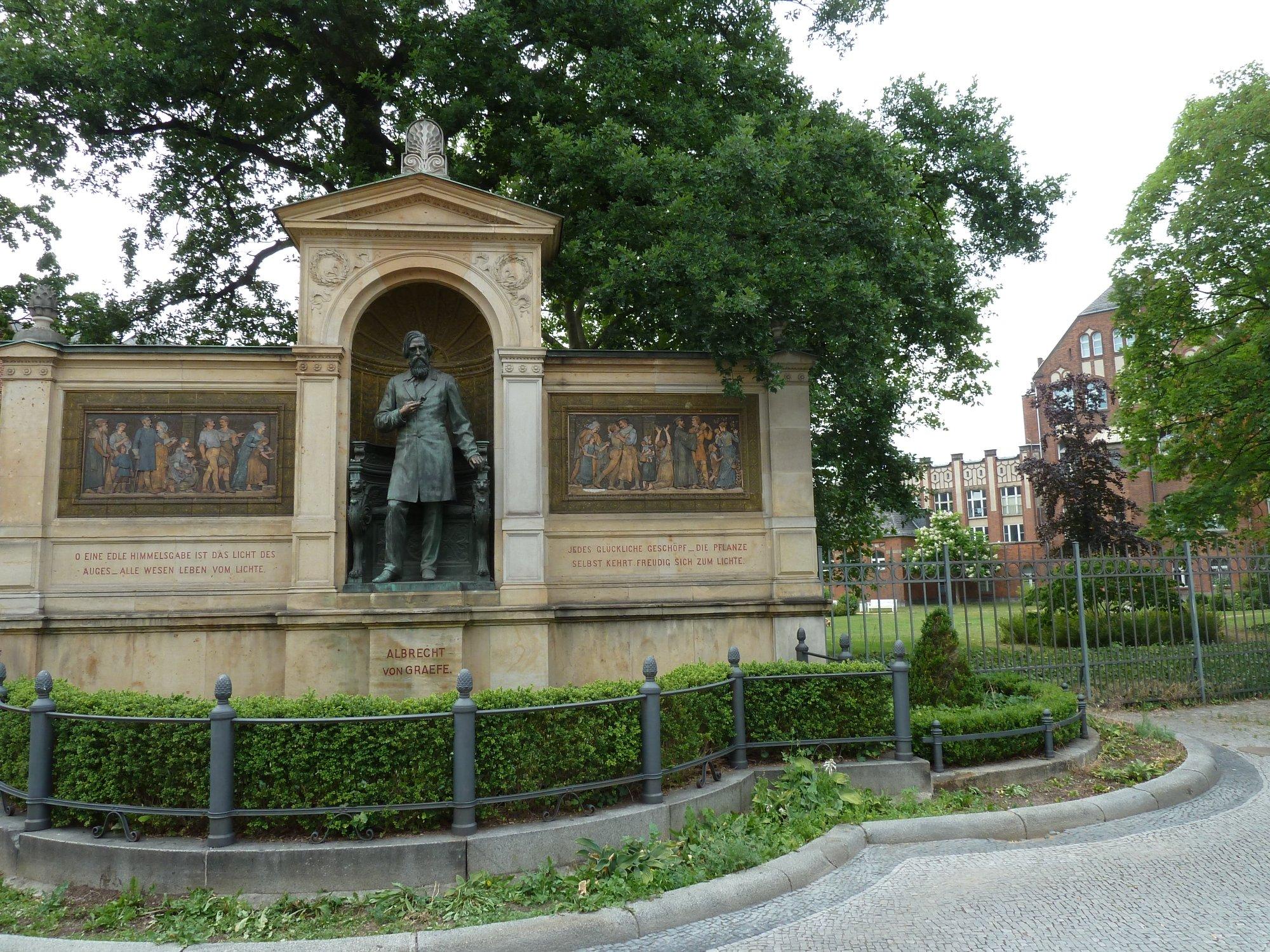 Denkmal Albrecht von Graefe