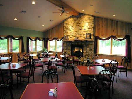 Foggy Mountain Lodge & Pub