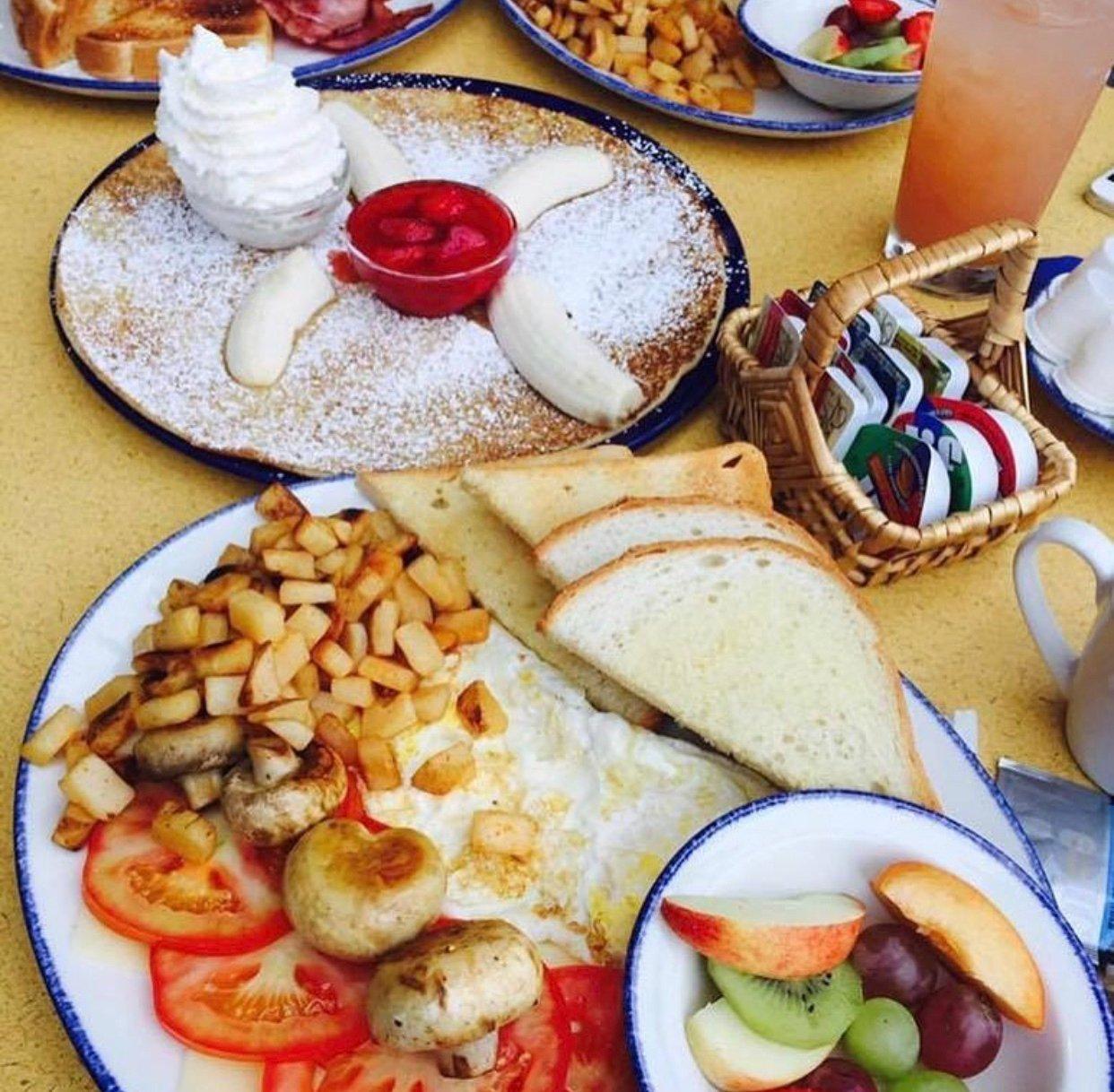 De Dutch Pannekoek House Restaurants