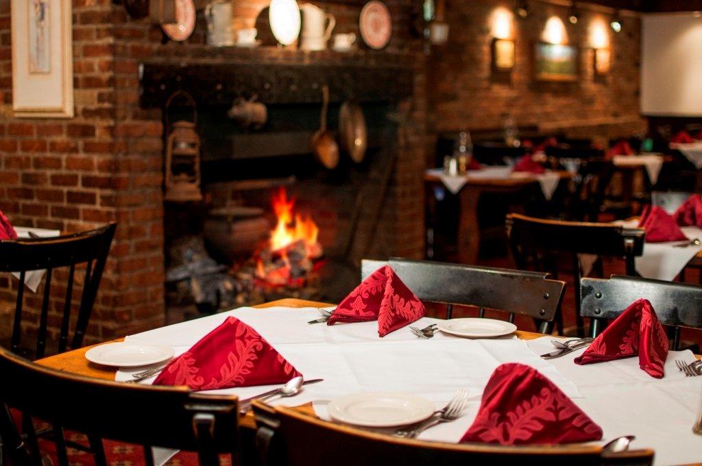 Wiggins Tavern at Hotel Northampton