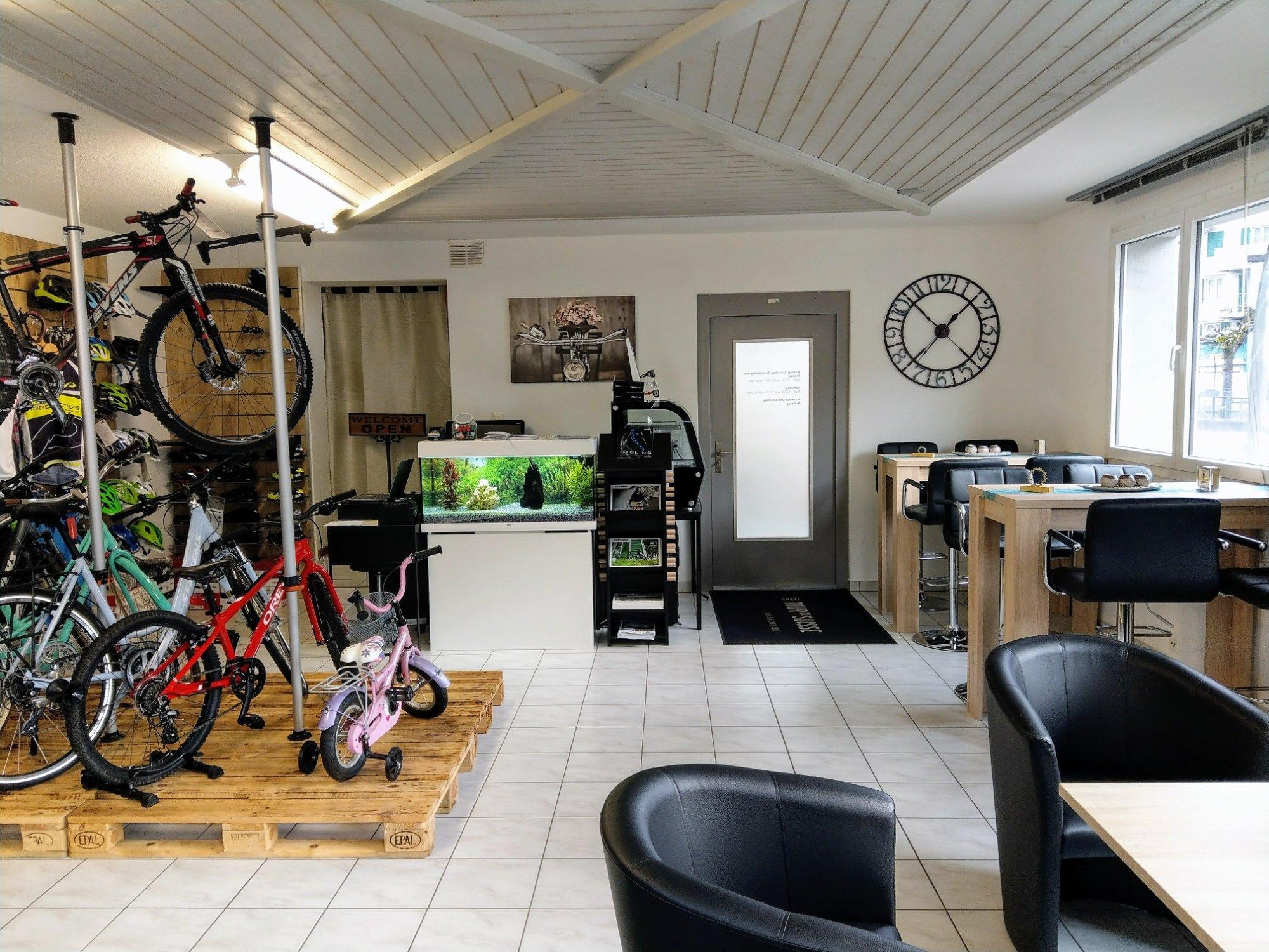 Fabiola's Ride in Café