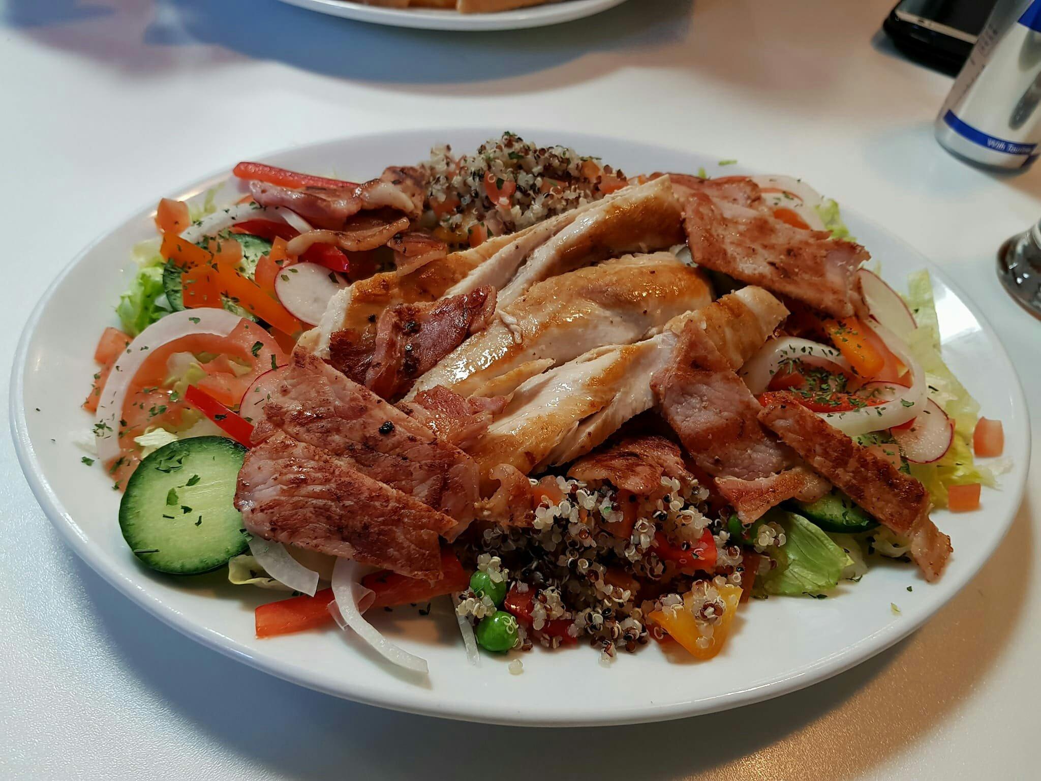 Gloria's Lounge & Cafe