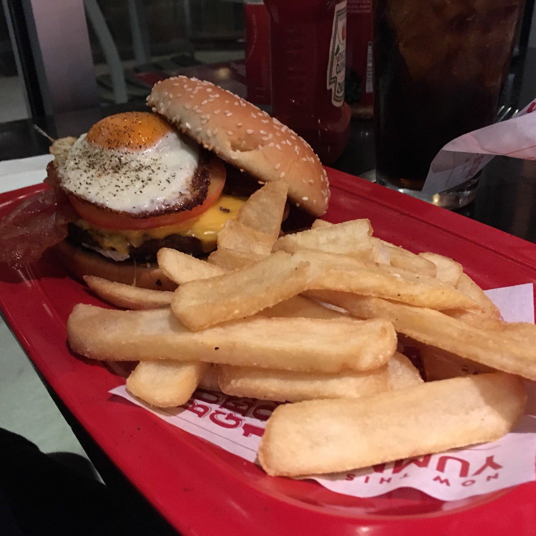 Red Robin Gourmet Burgers and Brews