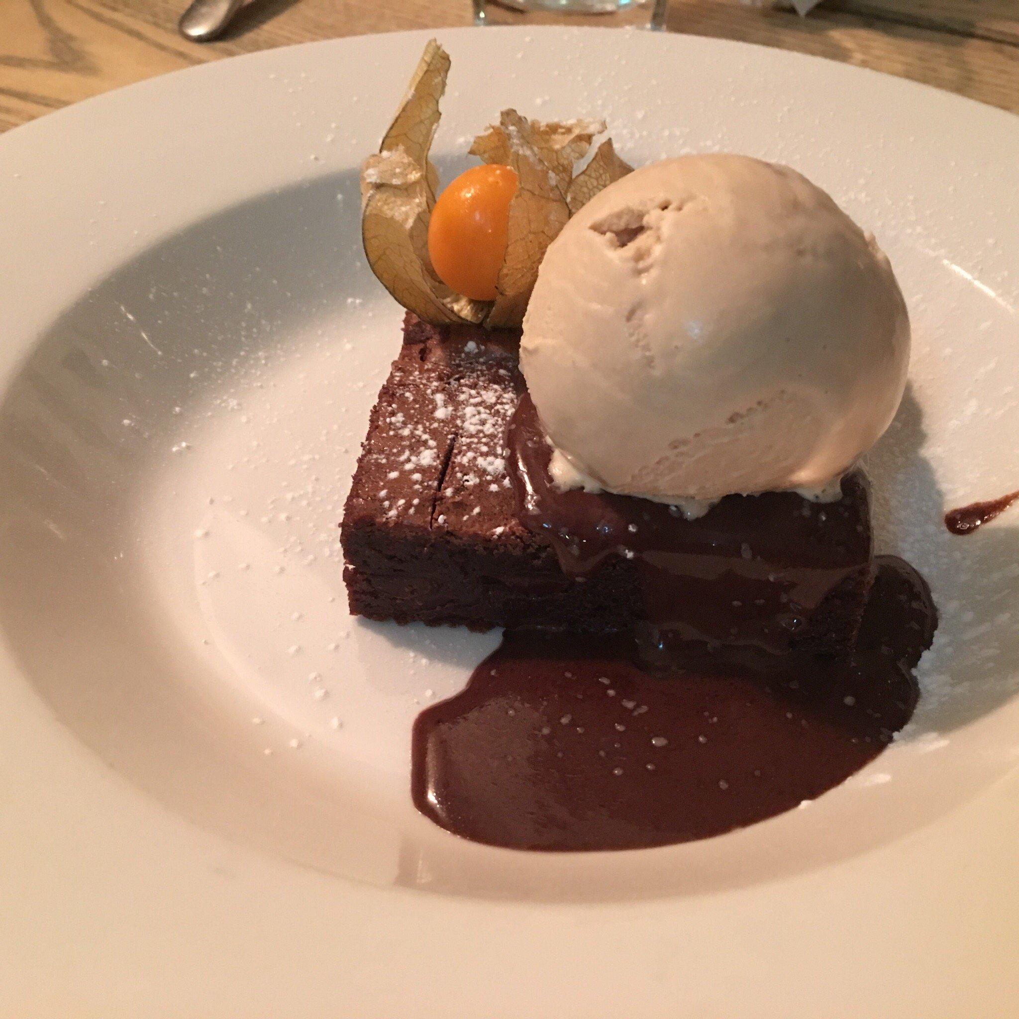 The Victoria Hitchin