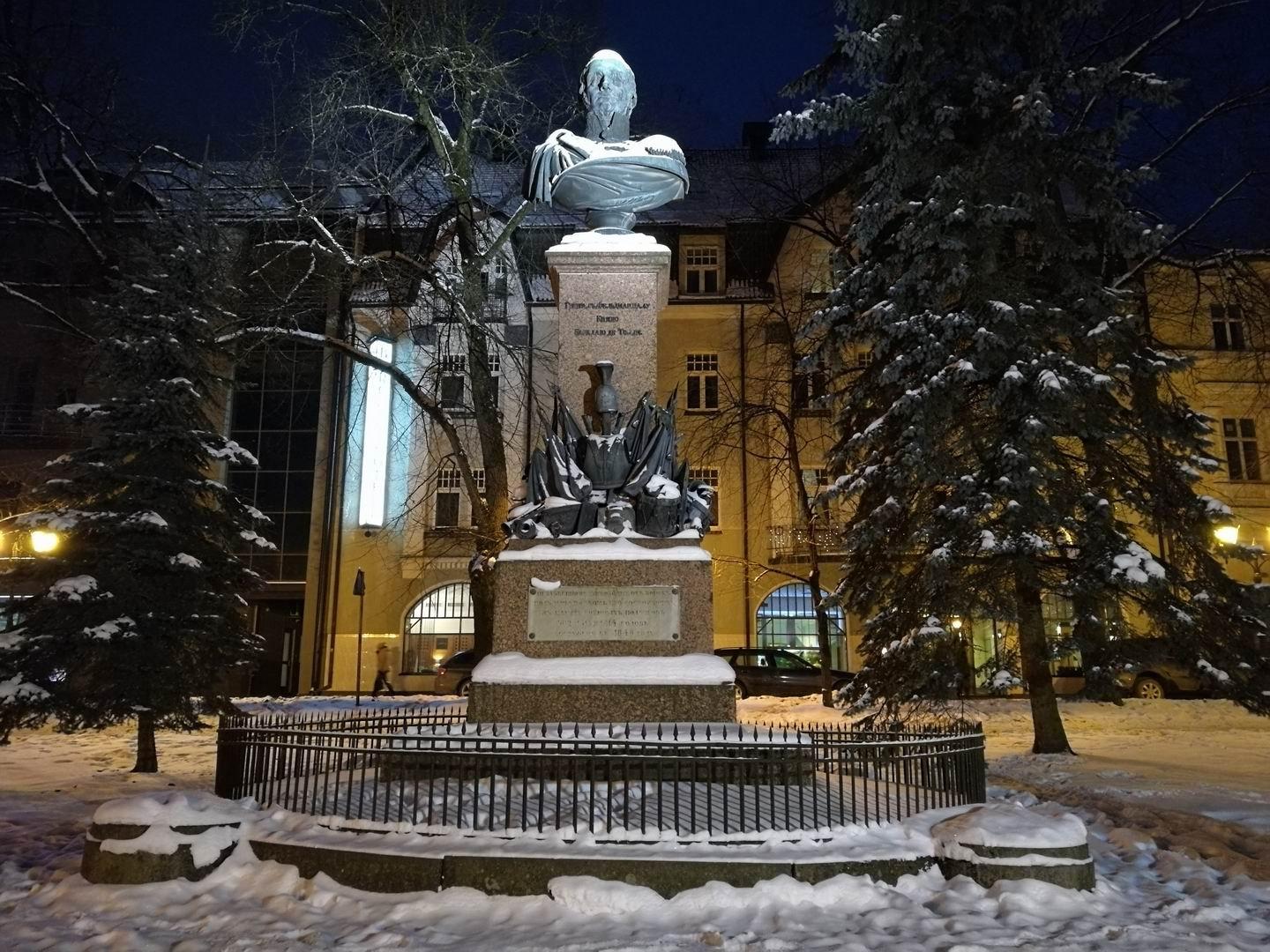 Monument to Barclay de Tolly