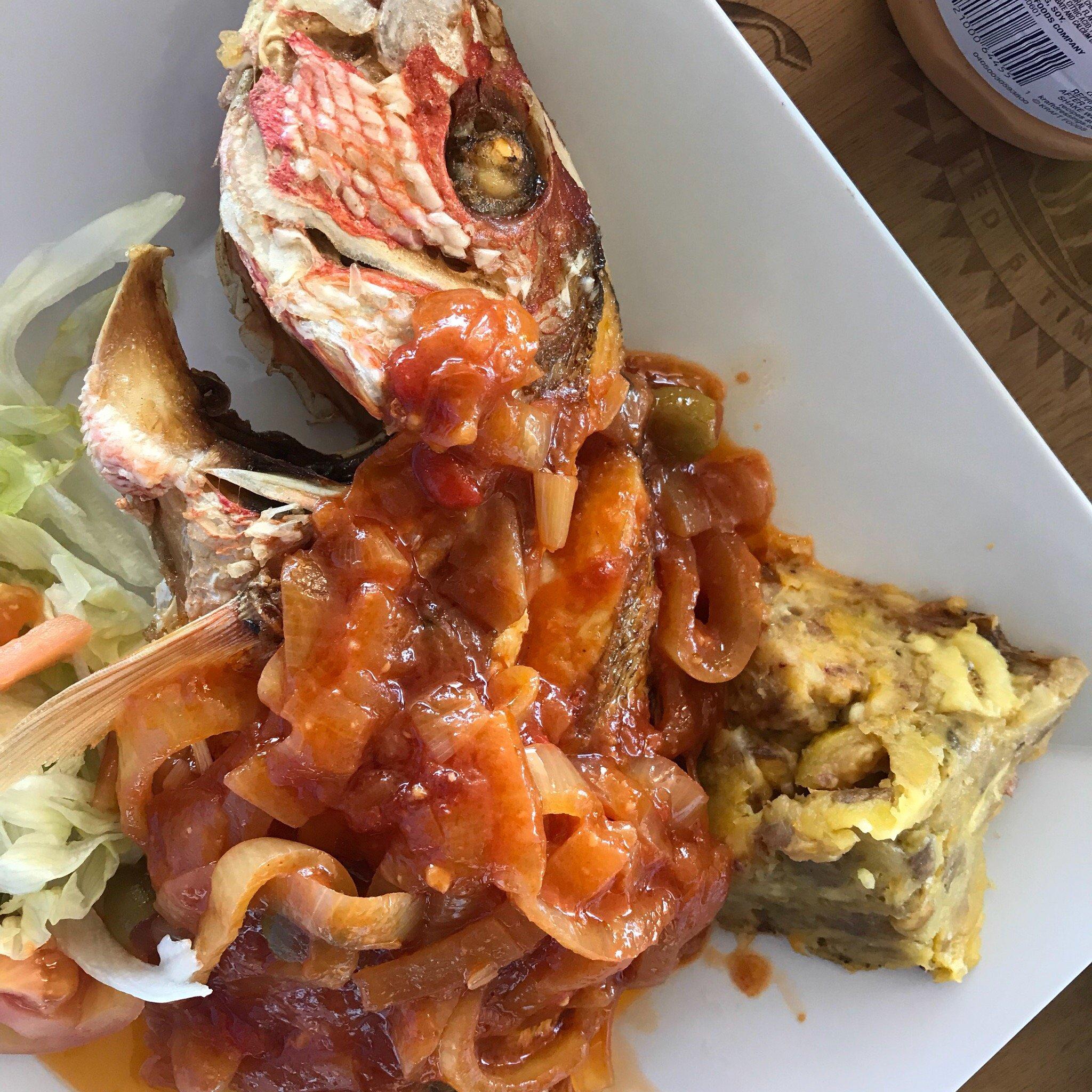 Restaurante Ladi's Place Puerta de Tierra