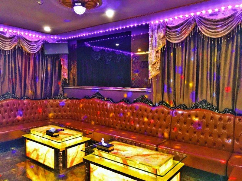 Grand Leisure Gastro House & K Bar