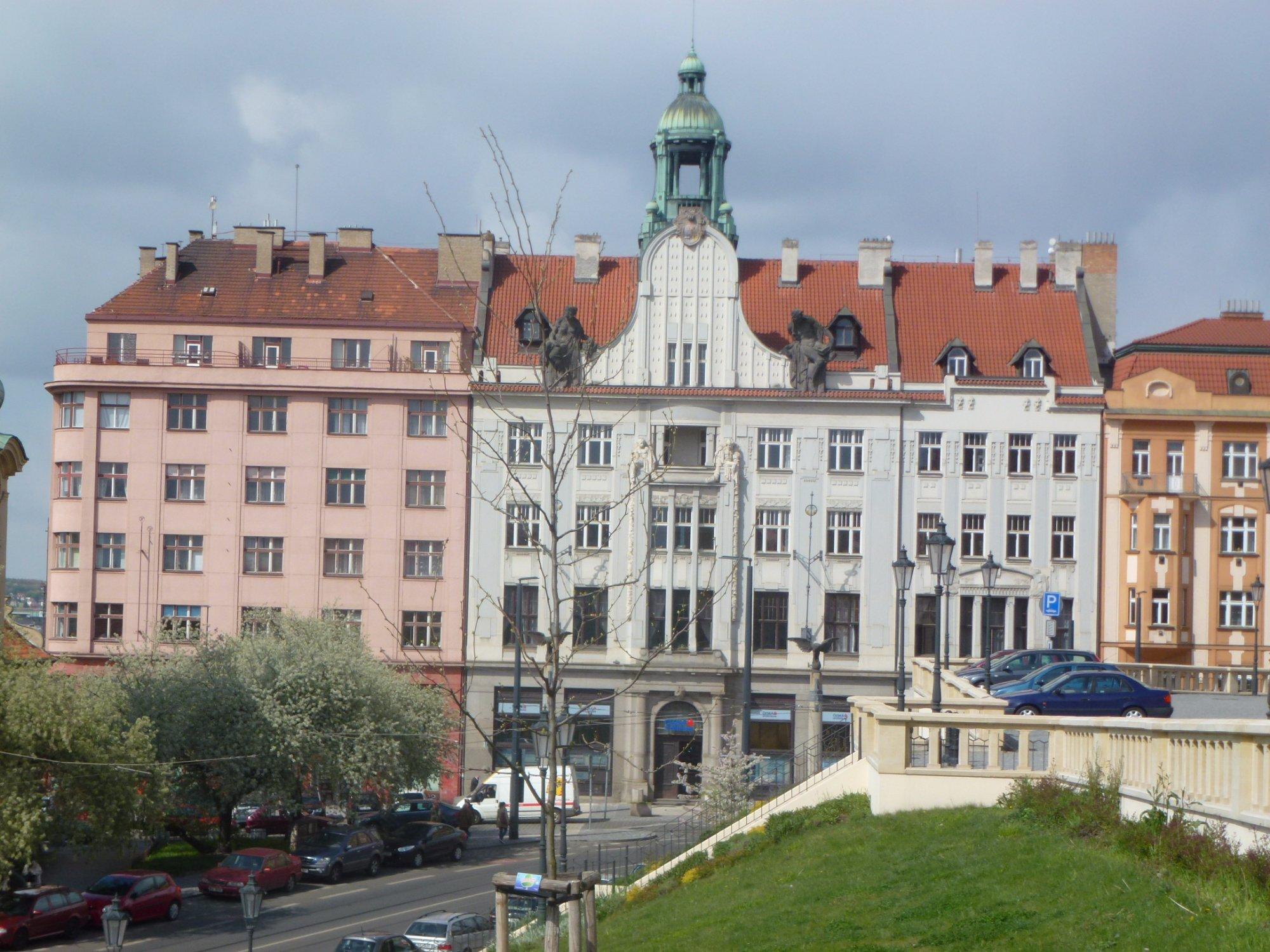 Vršovické náměstí 67/8 - Civic Savings Bank