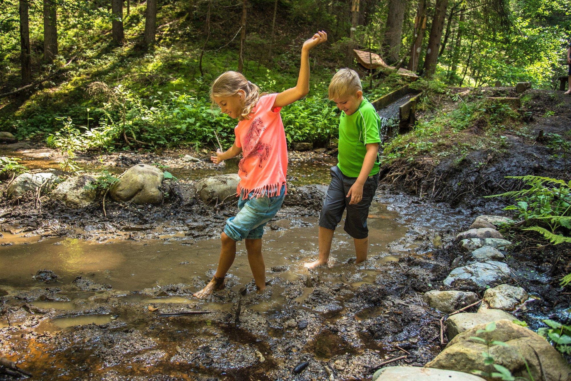 Woroun auf der Spur - Barfuss durch den Drachenwald