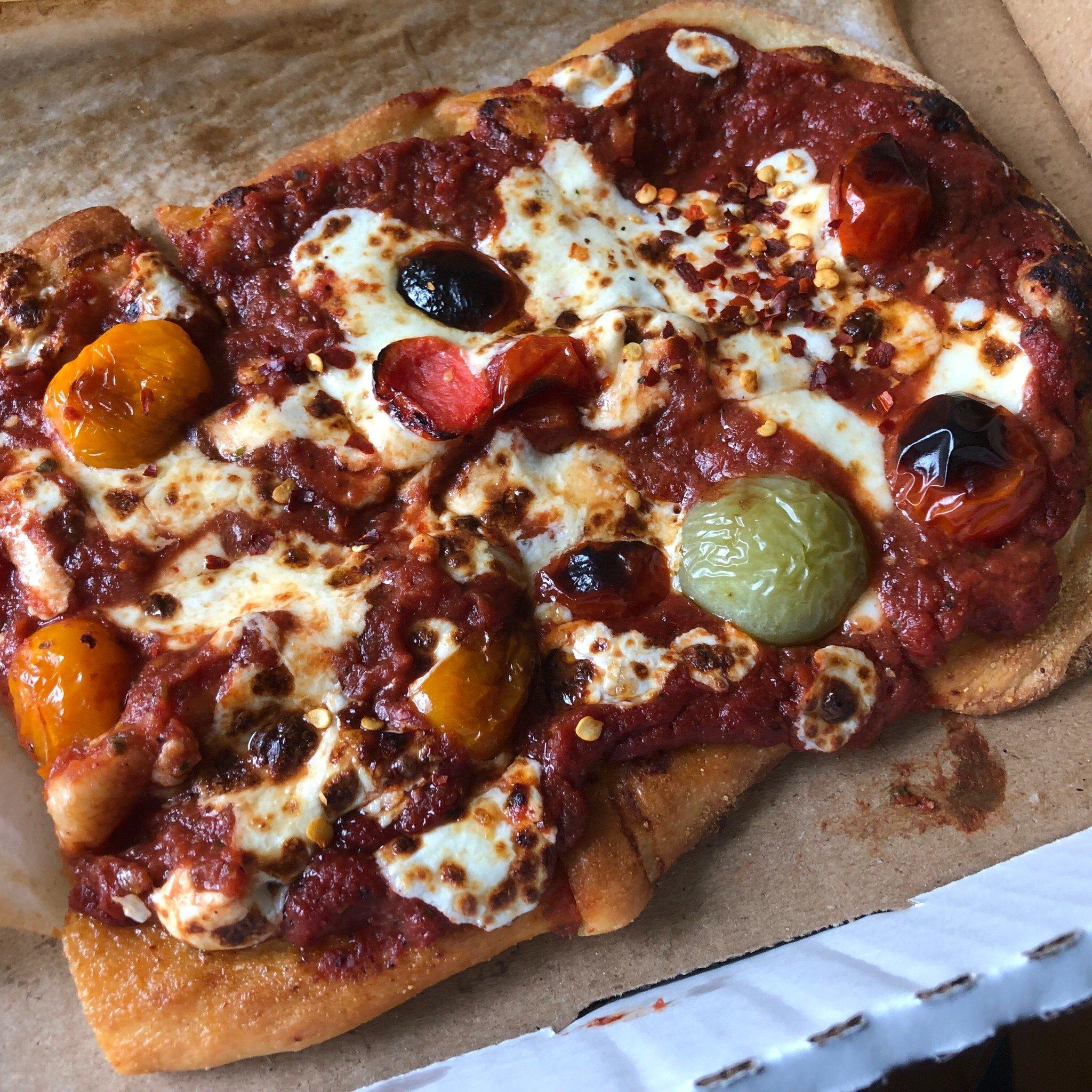 Slim & Husky's Pizza Beeria (North Nashville)