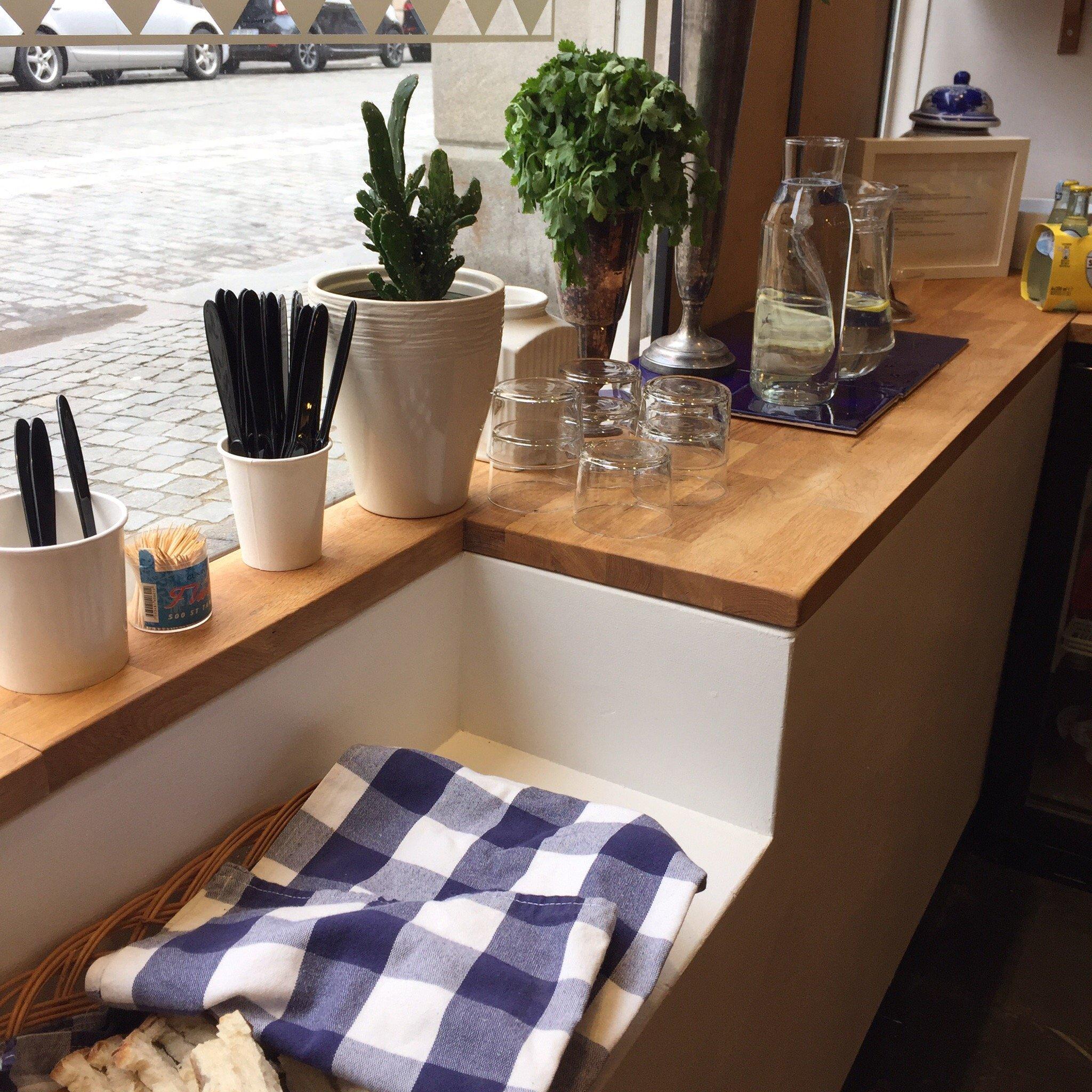 Photo by Irinacatescu