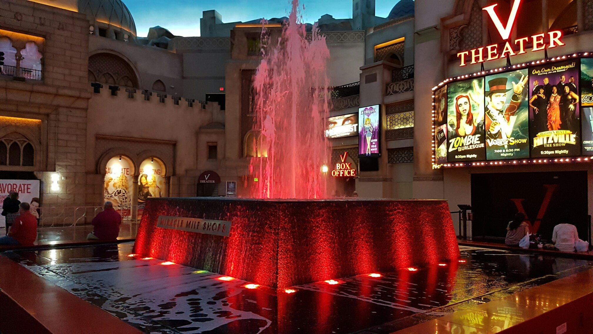 Fountain Show at Miracle Mile Shops