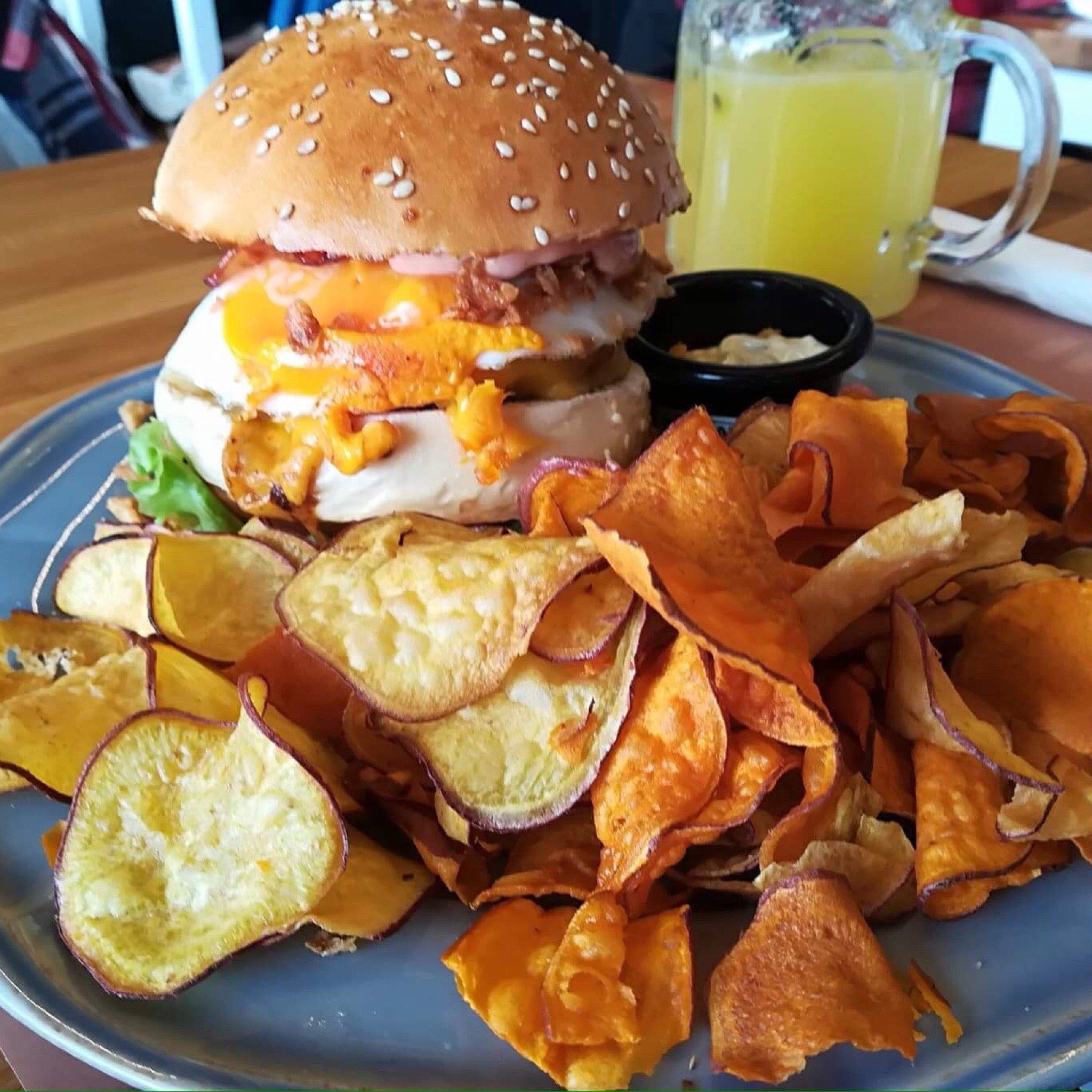 Revolta - Hamburgueria & Cervejaria Artesanal