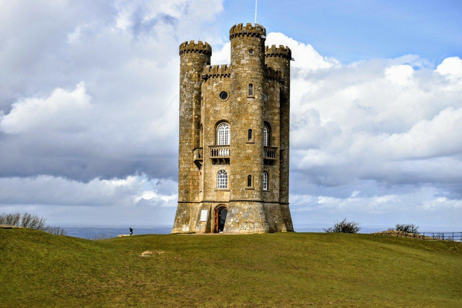 Walk to Broadway Tower