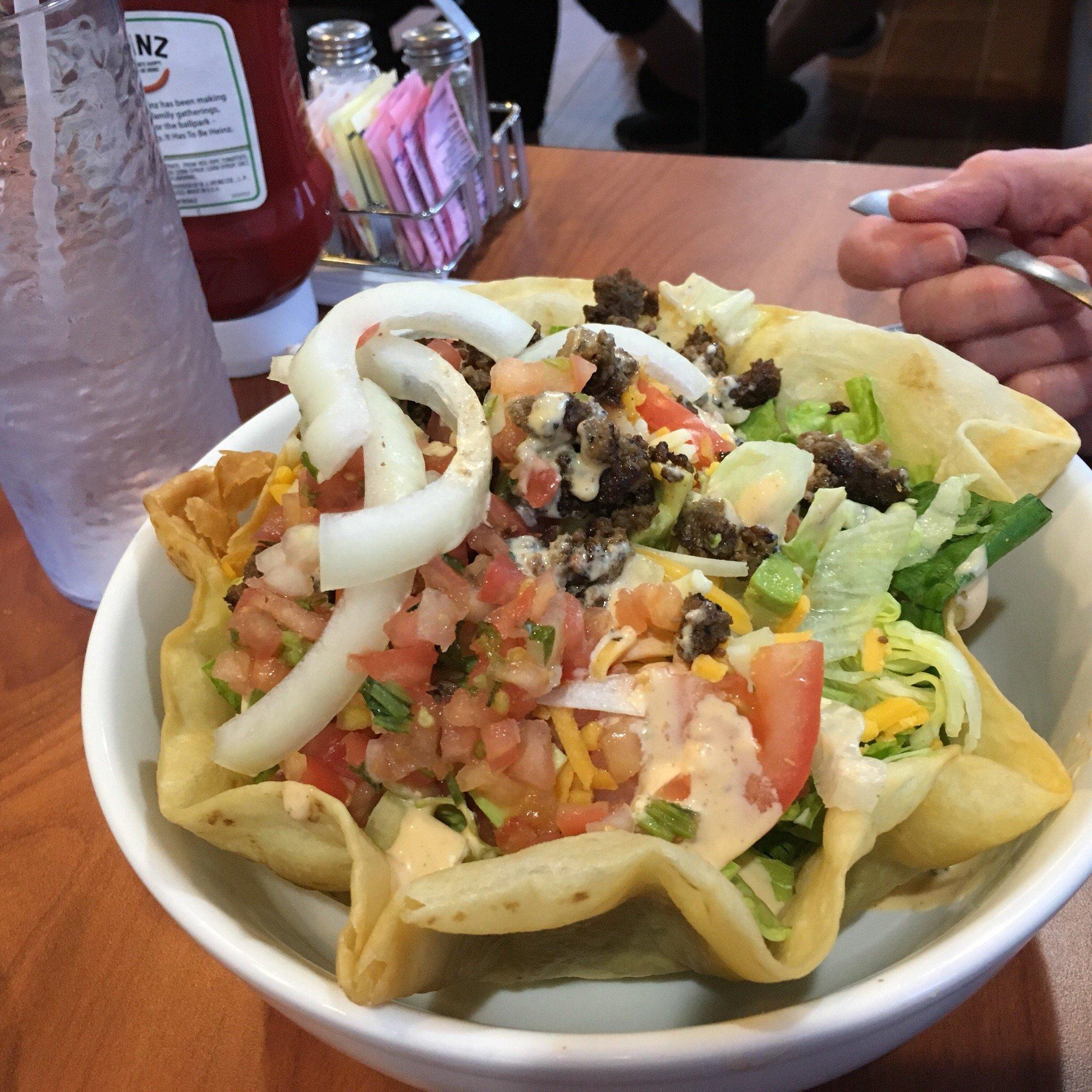 Su Casa Restaurant and Grill