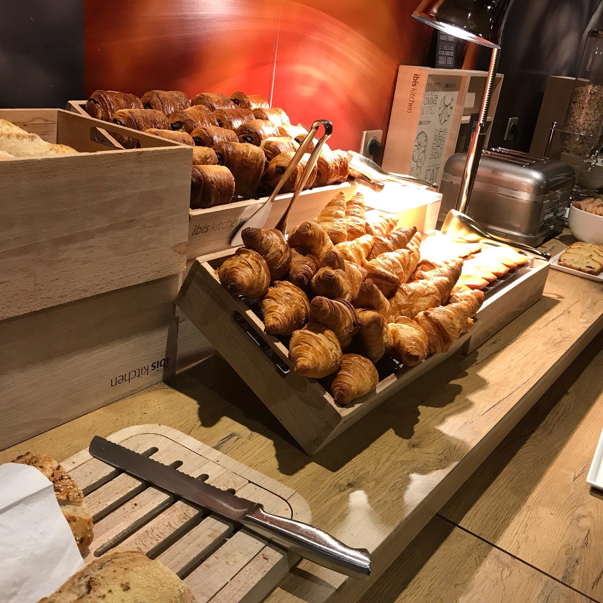 Ibis Paris Pont de Suresnes