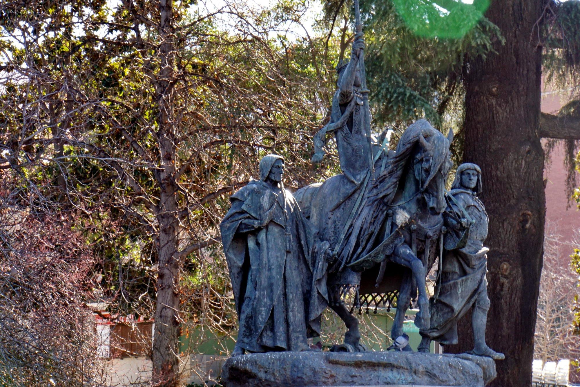 Monumento a la Reina Isabel I la Catolica