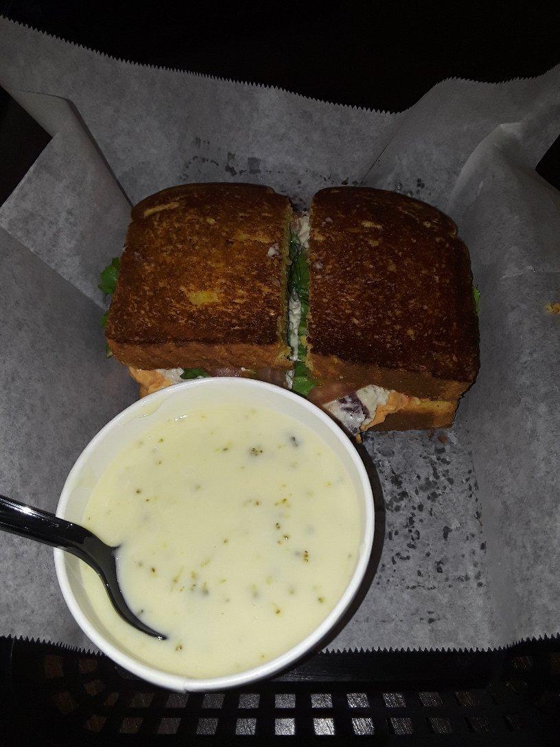 Soli's Soups, Salads, & Sandwiches