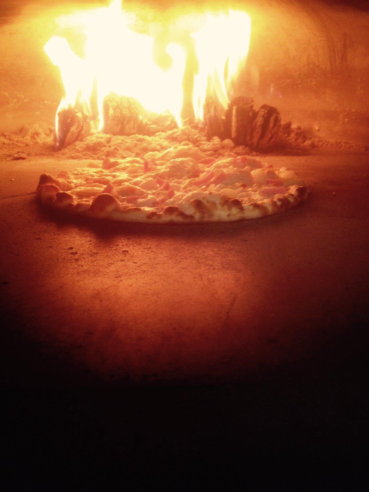 Camion Pizza au Feu de Bois