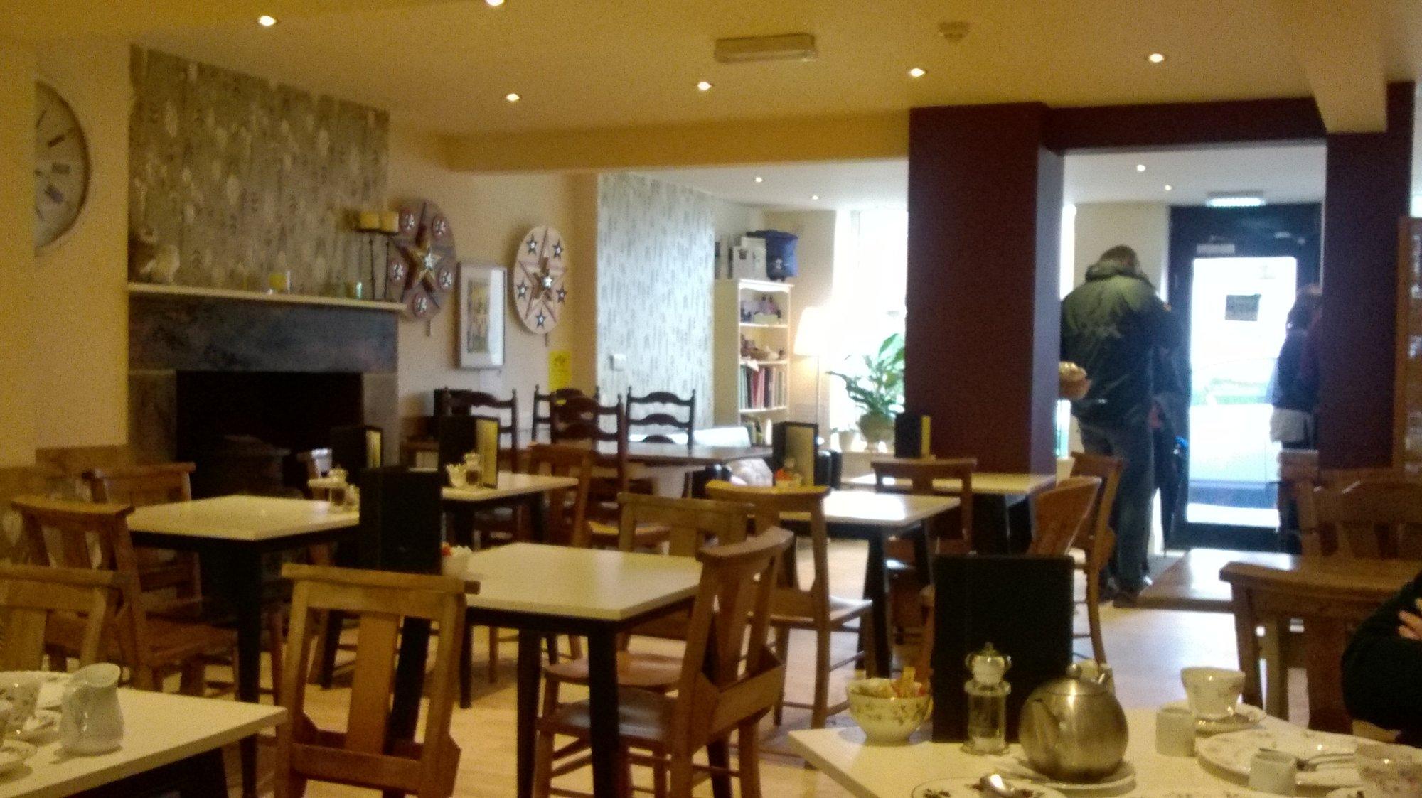 Meringue Bakery and Cafe