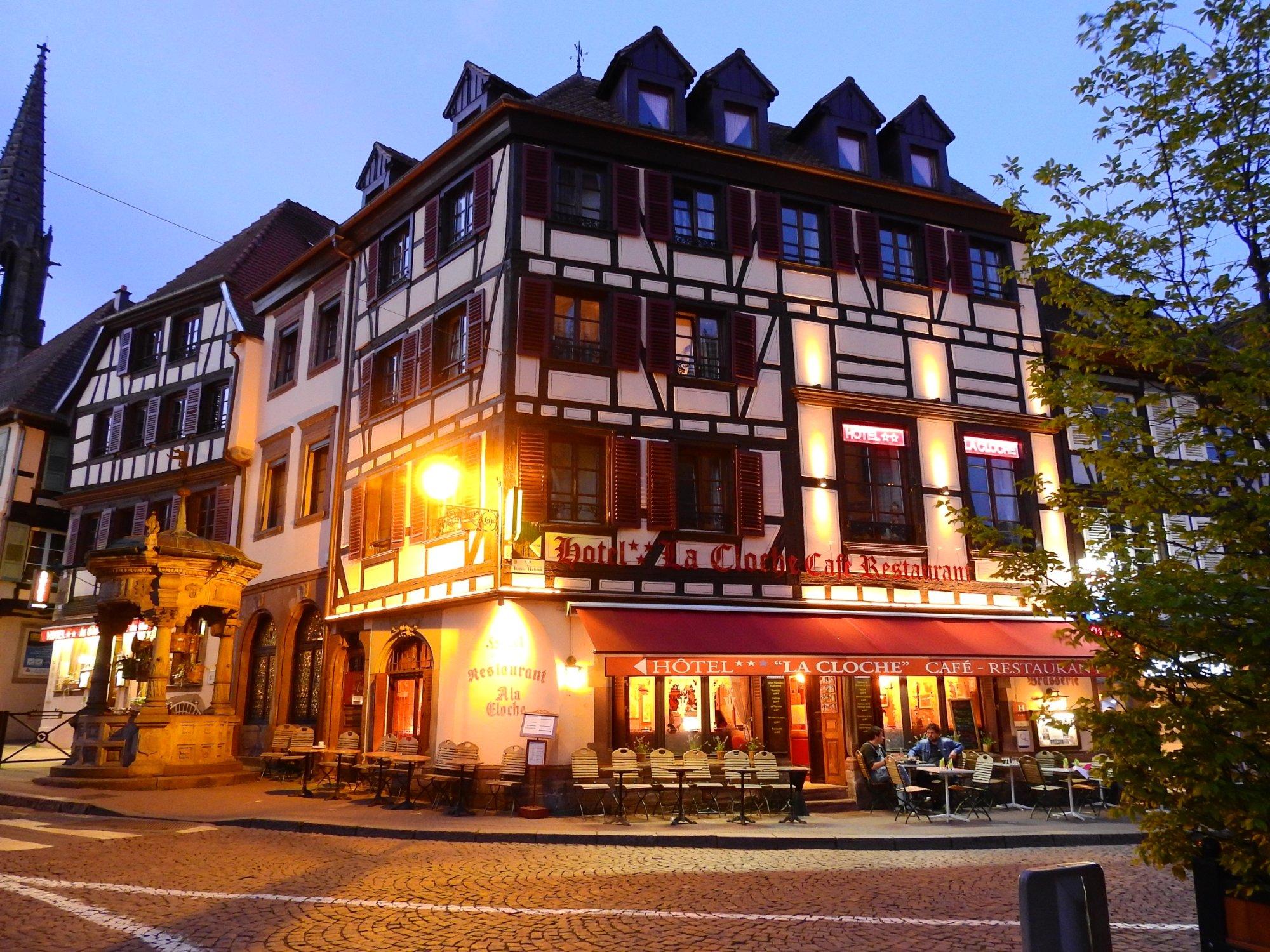 Photo by joergreuter