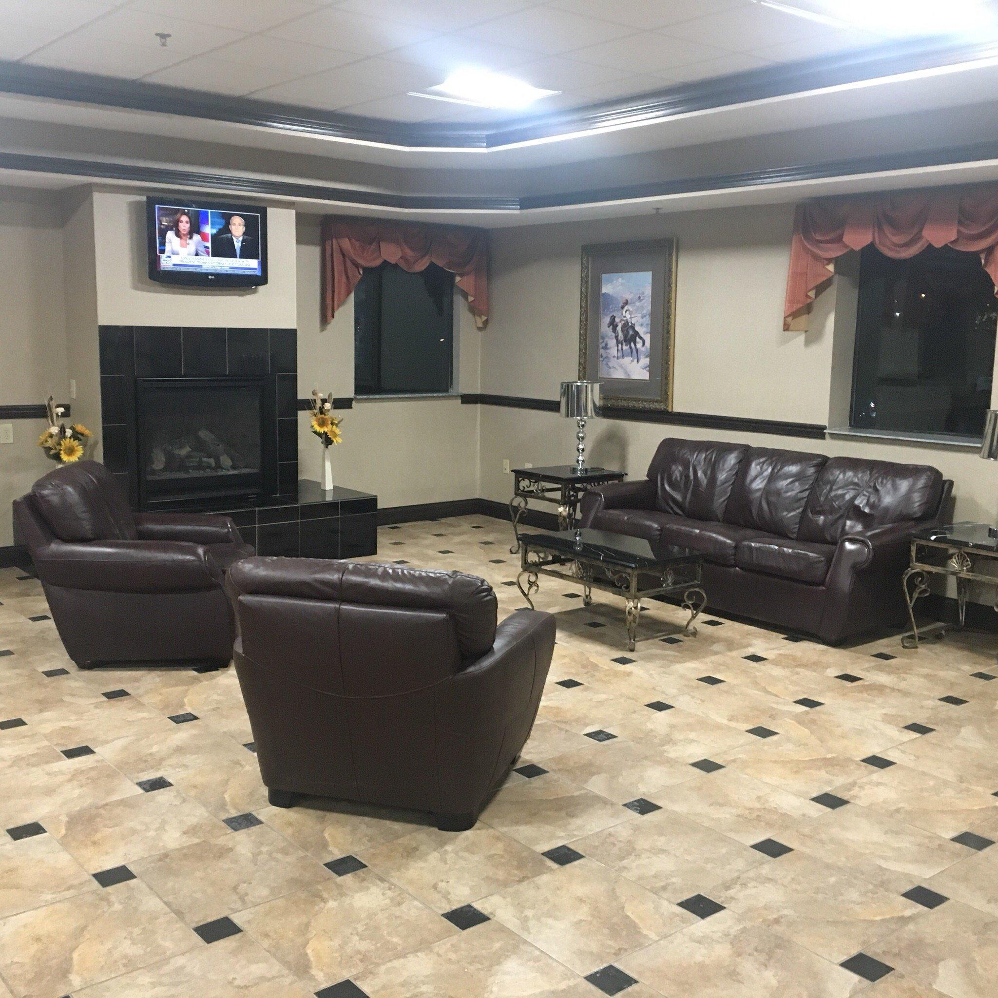 Days Inn & Suites by Wyndham Jeffersonville IN