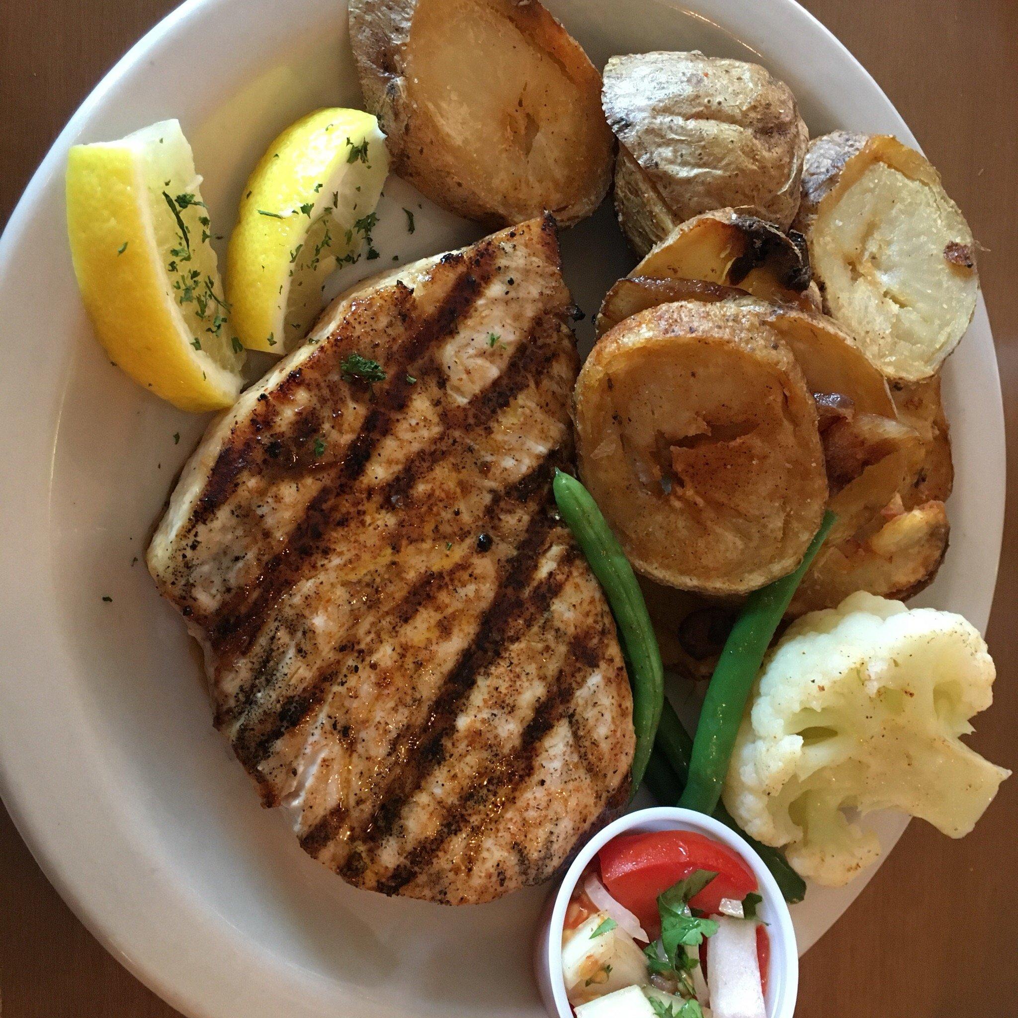 George's Fine Steaks & Spirits