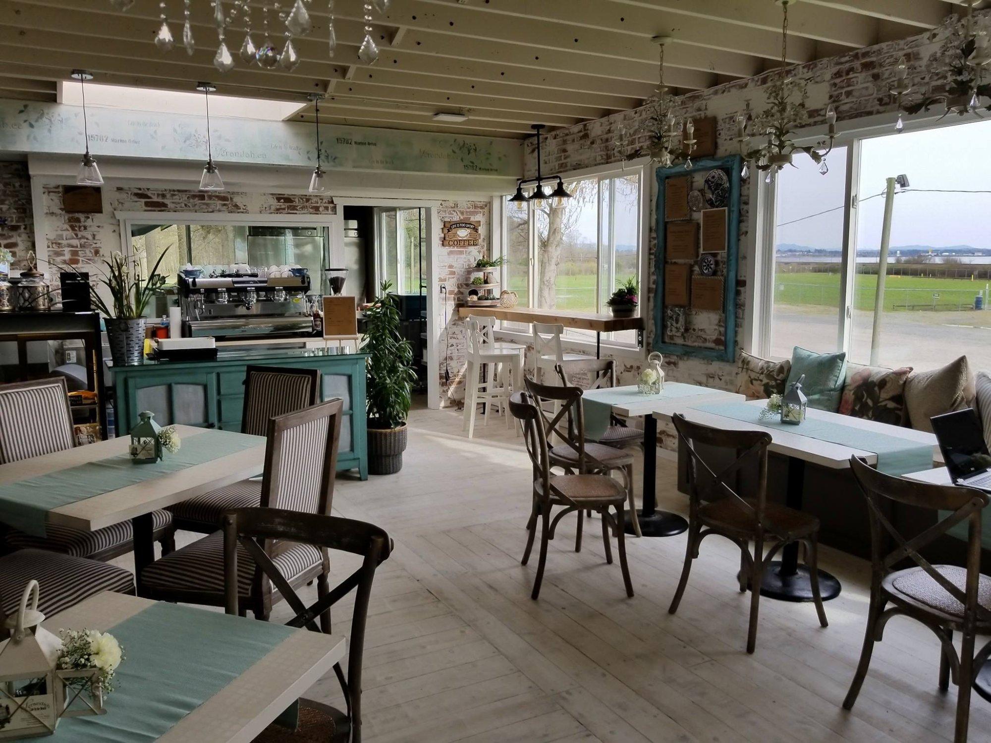 Verandah - Cafe By The Beach