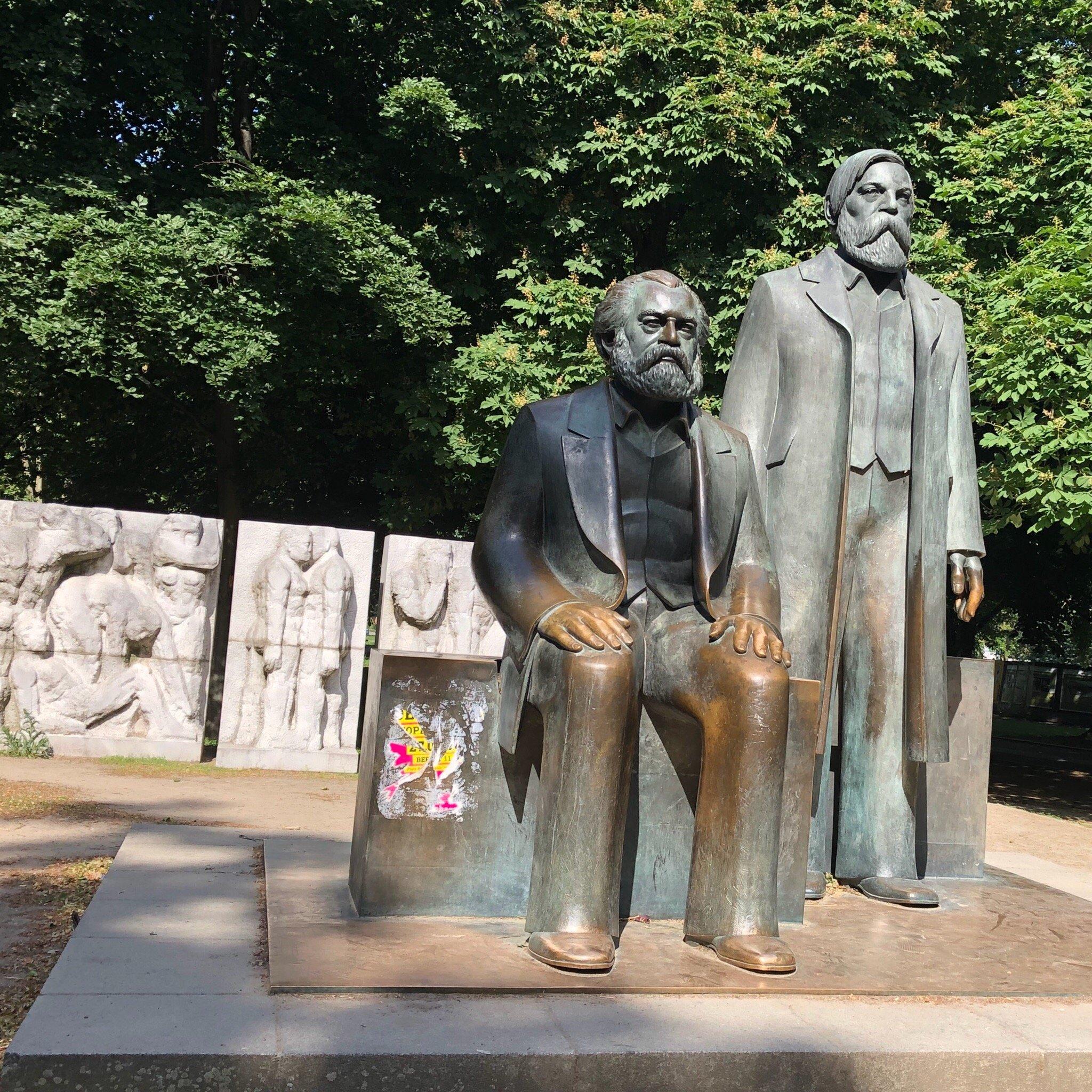 Skulptur Die Würde und Schönheitfreier Menschen