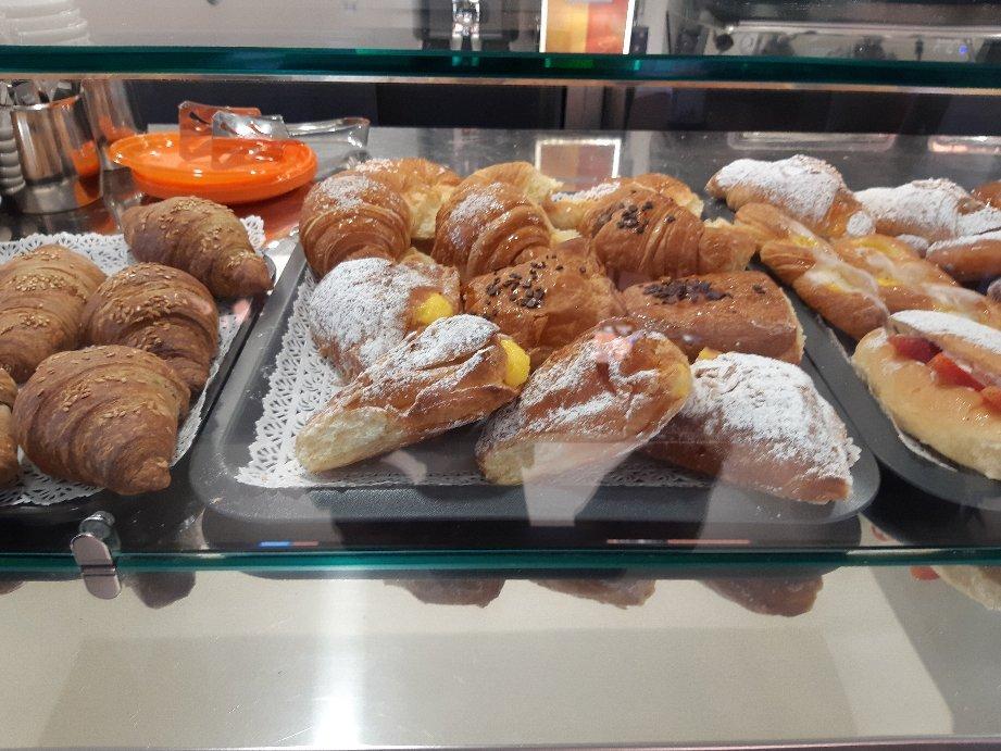 Square Cosmopolitan Bar