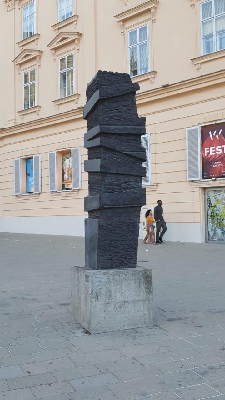 Denkmal Marcus Omufuma