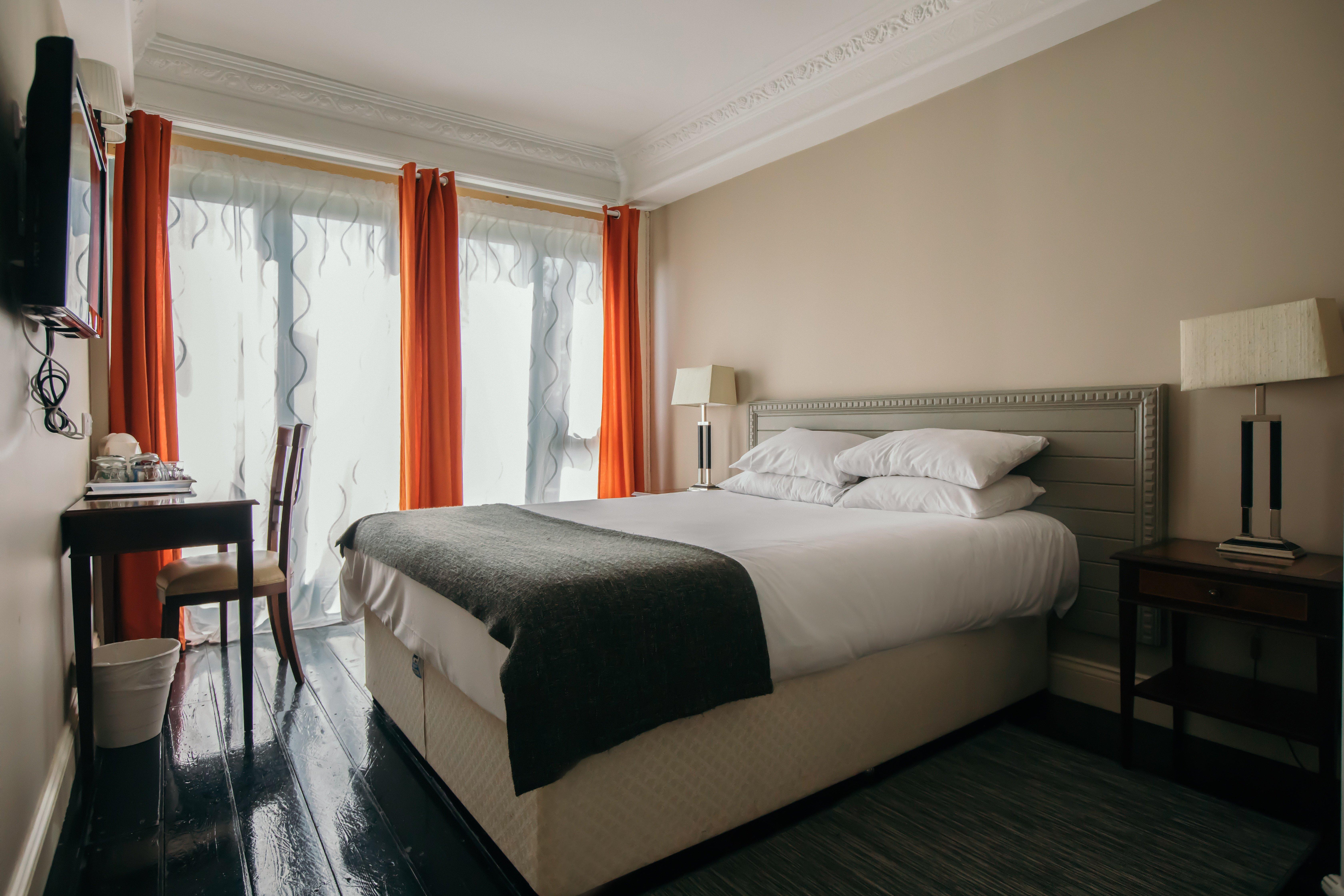 The Royal Bar & Grill