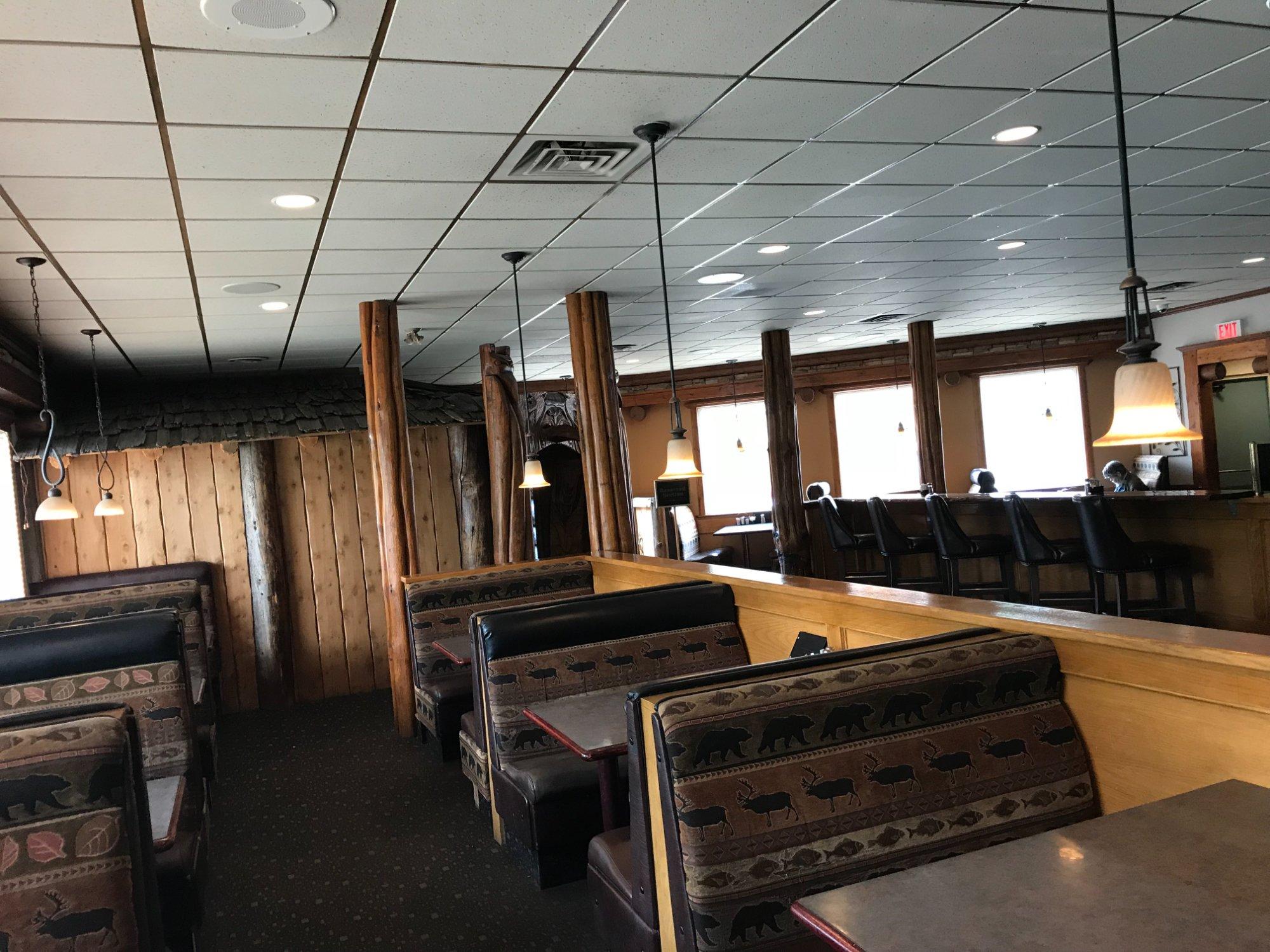 Riverhouse Restaurant and Lounge