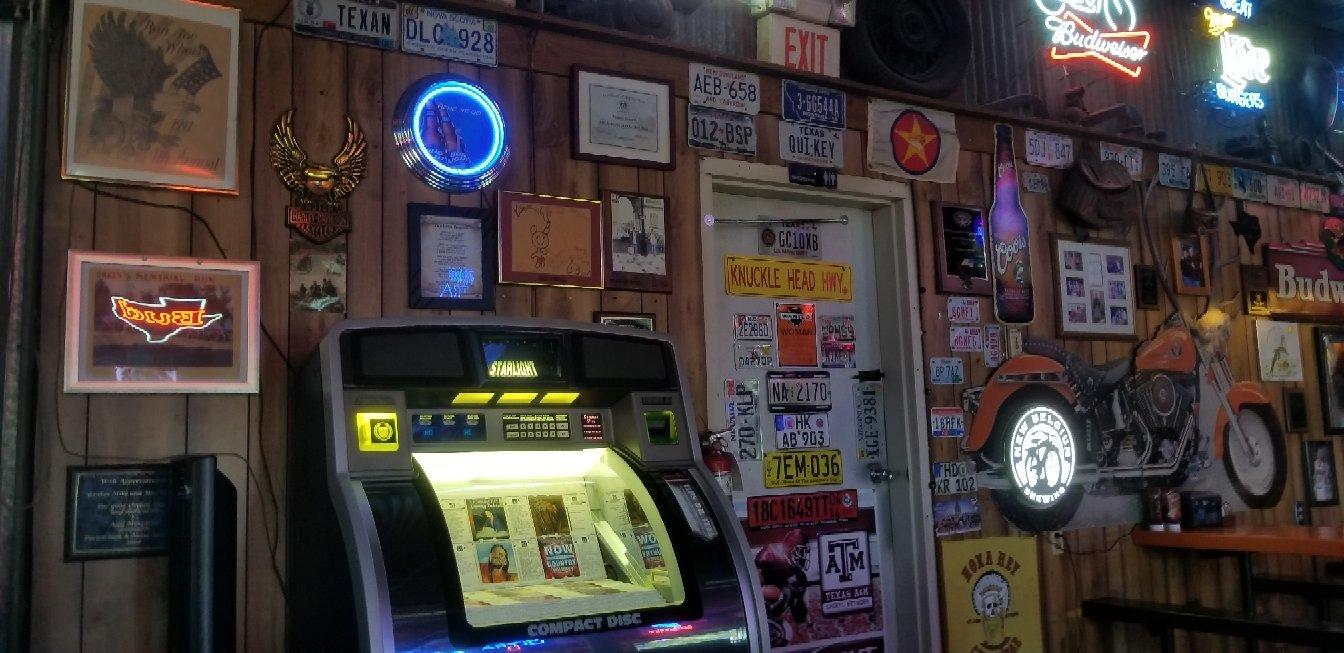 Yankee's Tavern & Grill