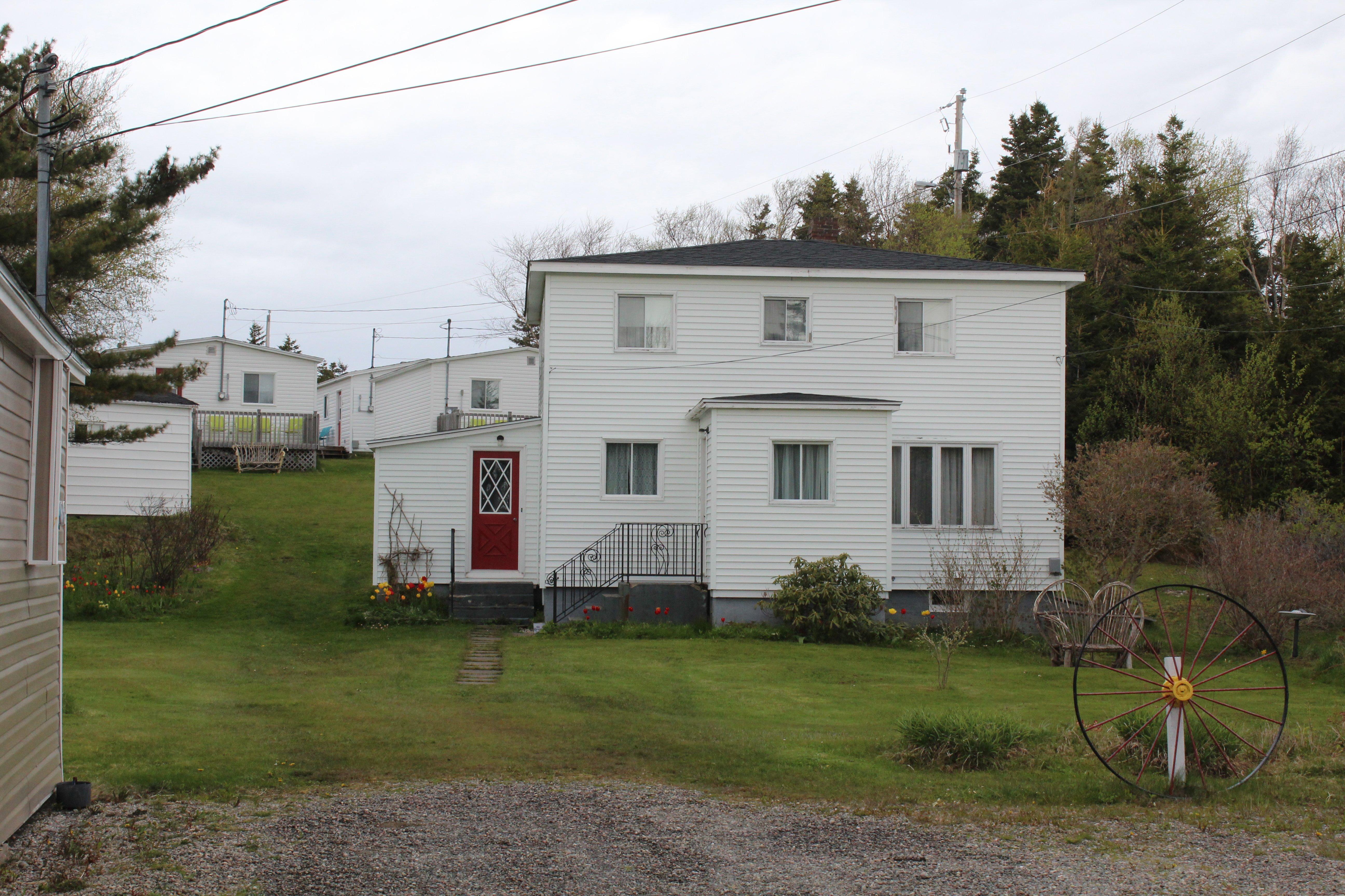 Riverwood House and Cottages