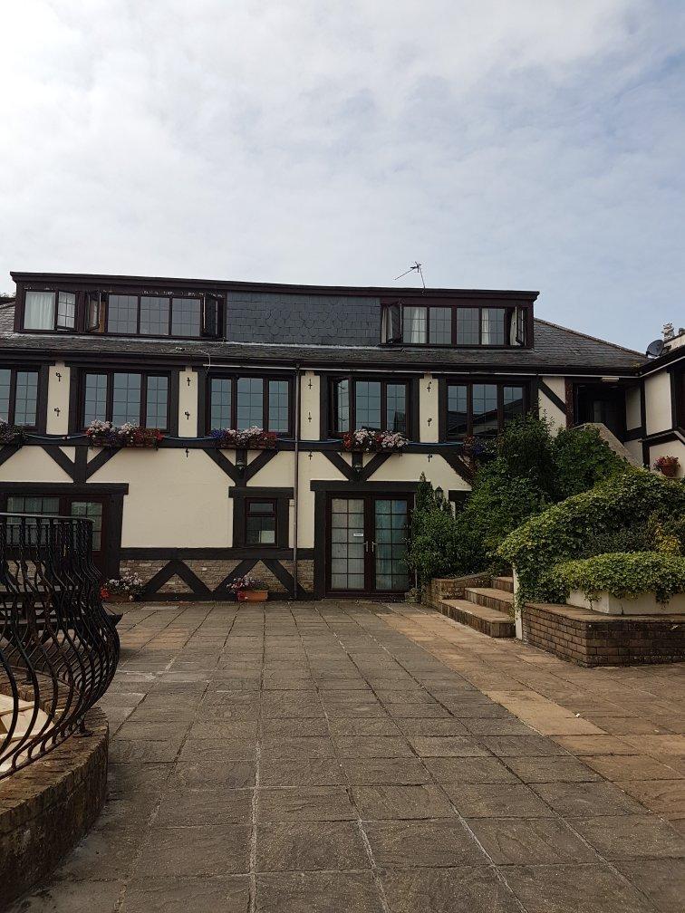 The Whitehouse Inn Restaurant