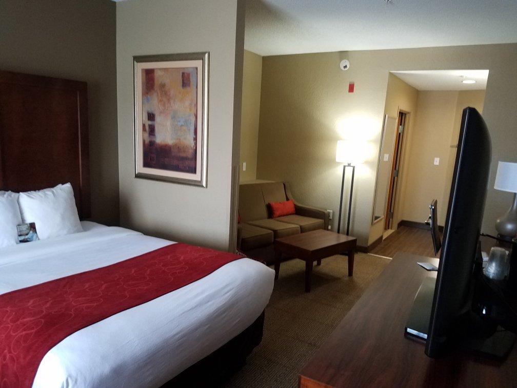 Comfort Suites Oxford I-20 Exit 188