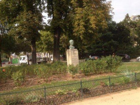 Buste du General Edgar de Trentinian