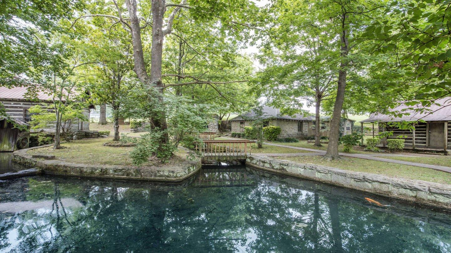 Woodlawn-Roesch-Patton Funeral Home & Woodlawn Memorial Park