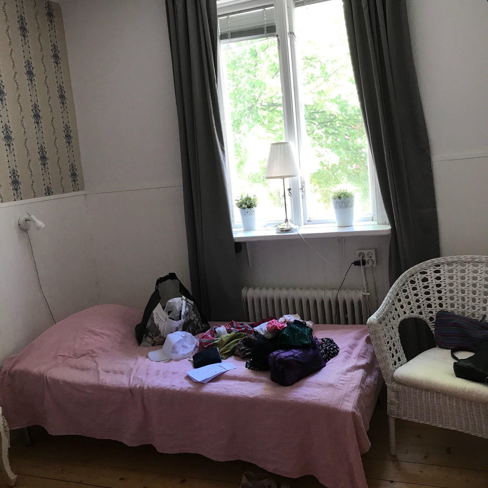 Photo by HannaYouvan