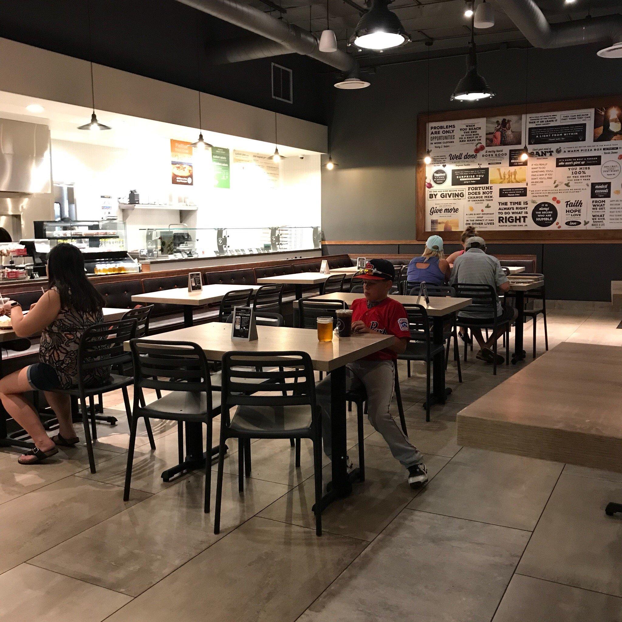 Pieology Pizzeria Fig Garden, Fresno, CA