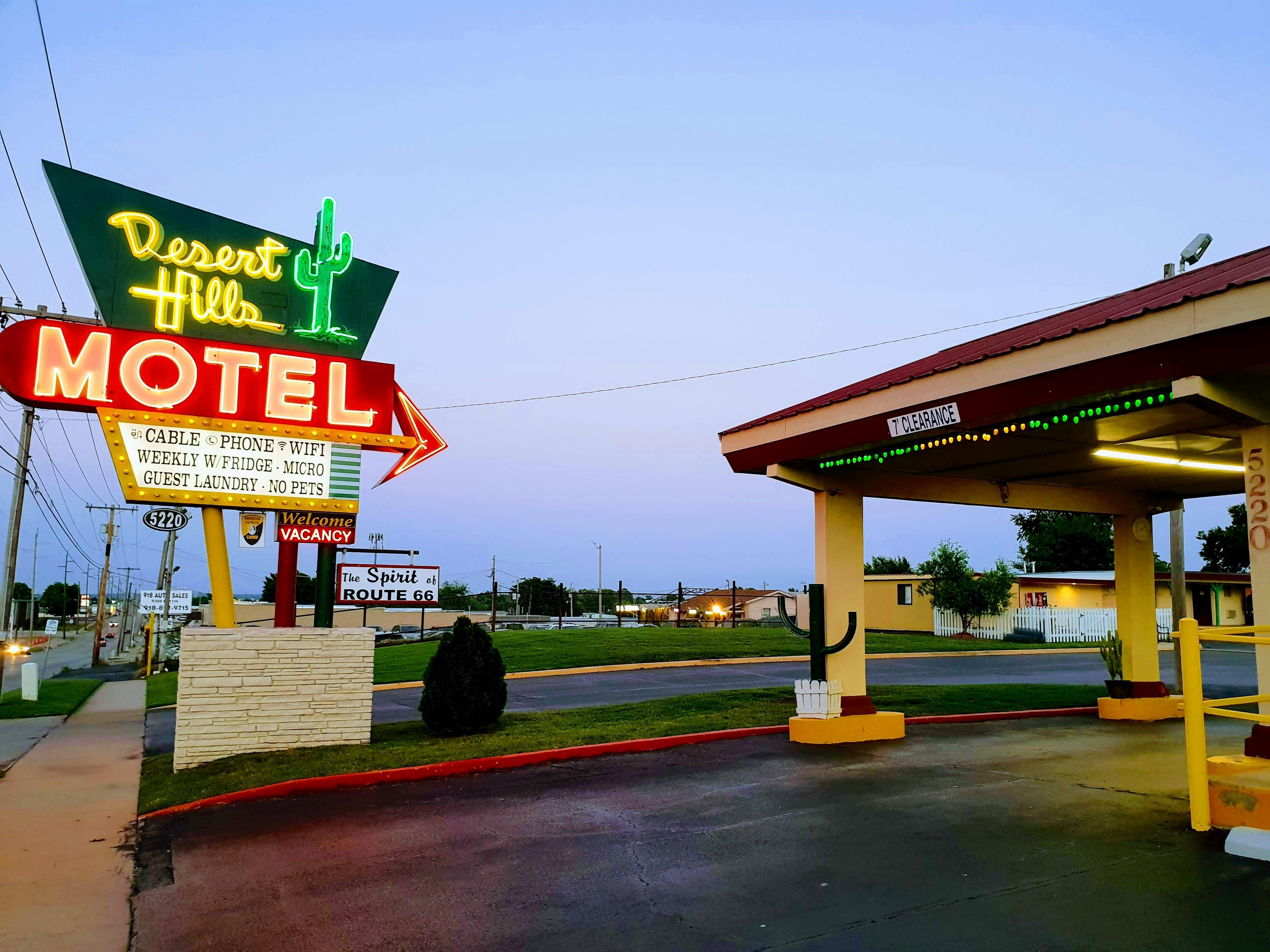 Desert Hills Motel