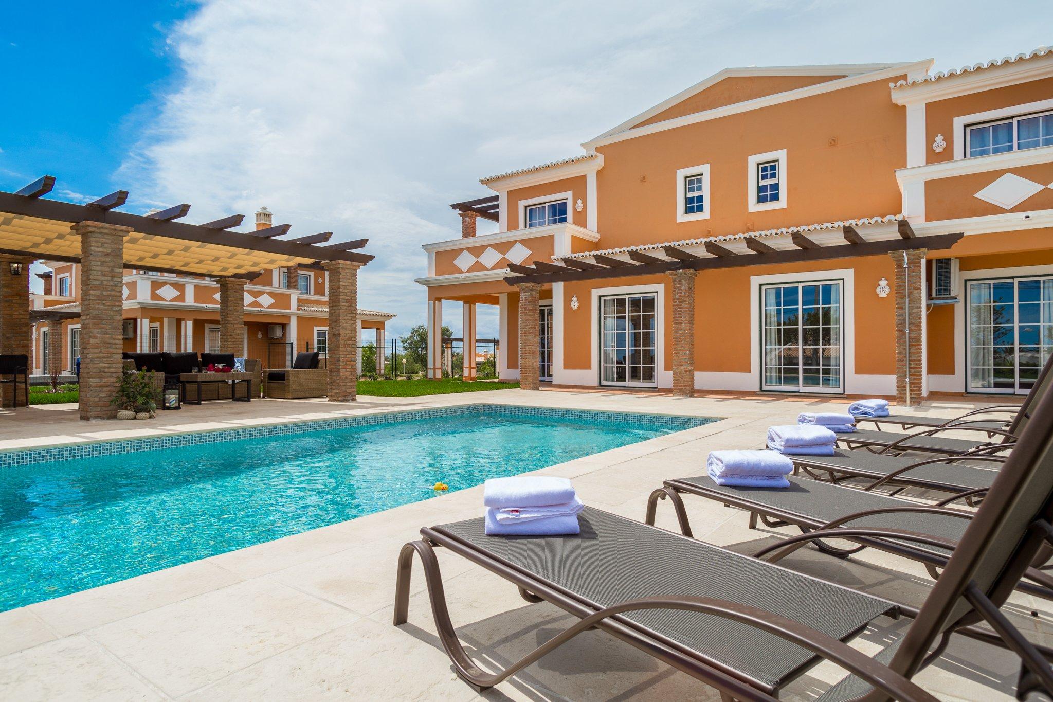 Colina Luxury Villas